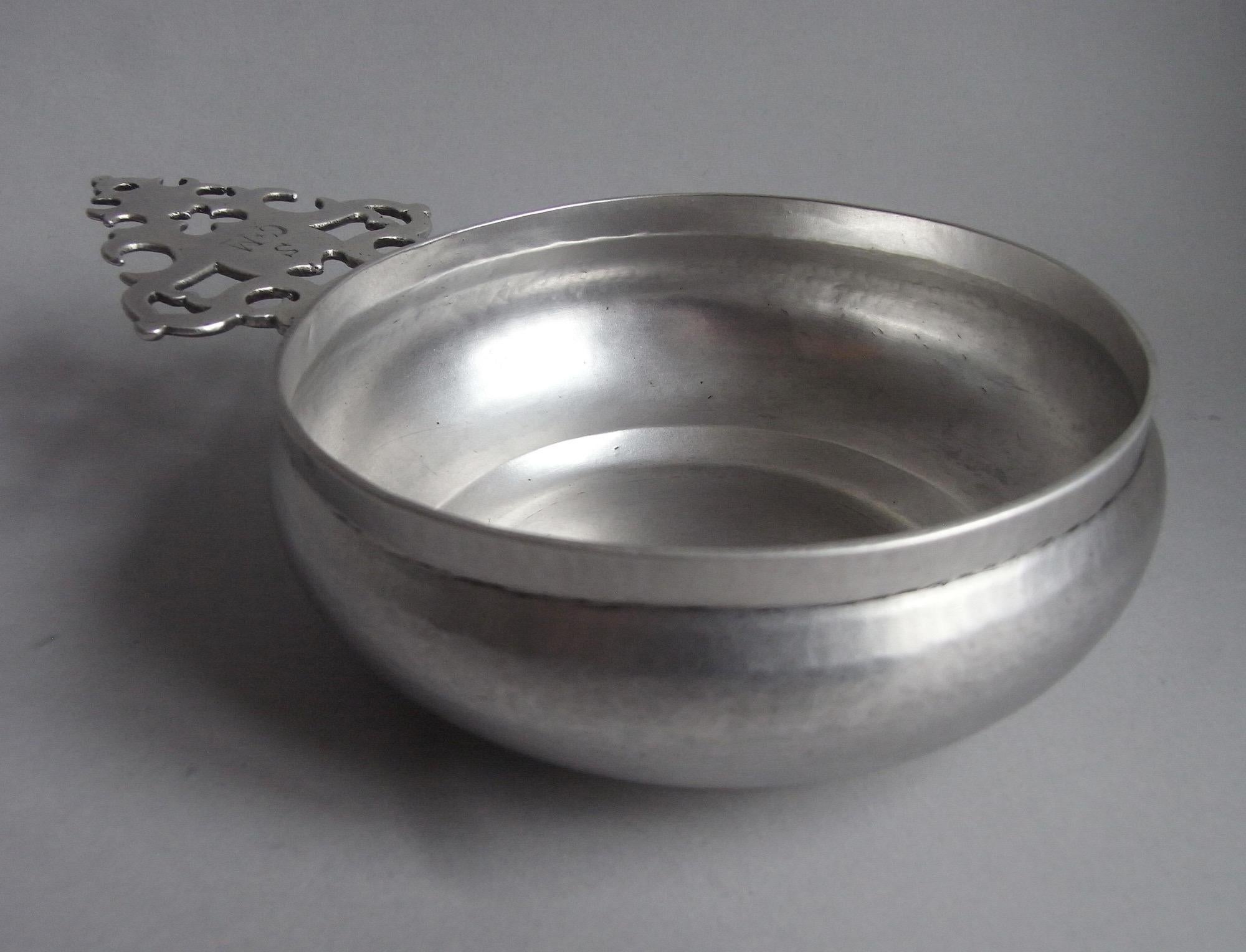 English Willaim III Britannia Standard Side Handled Porringer by Matthew Madden, 1701 For Sale