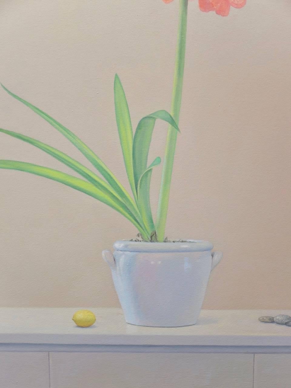 Amaryllis avec citron / huile sur toile - Painting de Willard Dixon
