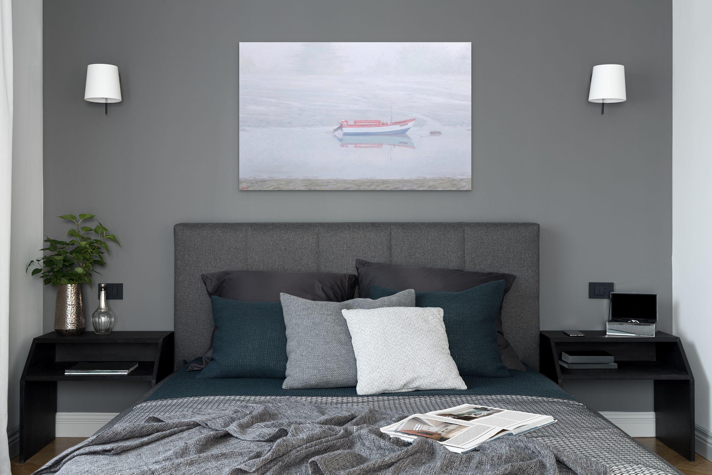 Waiting for Sophia/ sanfte, kühle, kühle blau-graue Szene mit Boot in Nebel  – Painting von Willard Dixon