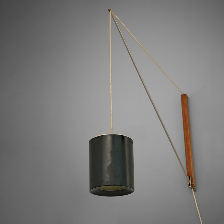 Willem Hagoort Wall Lamp 'Arc' in Teak and Metal For Sale 3