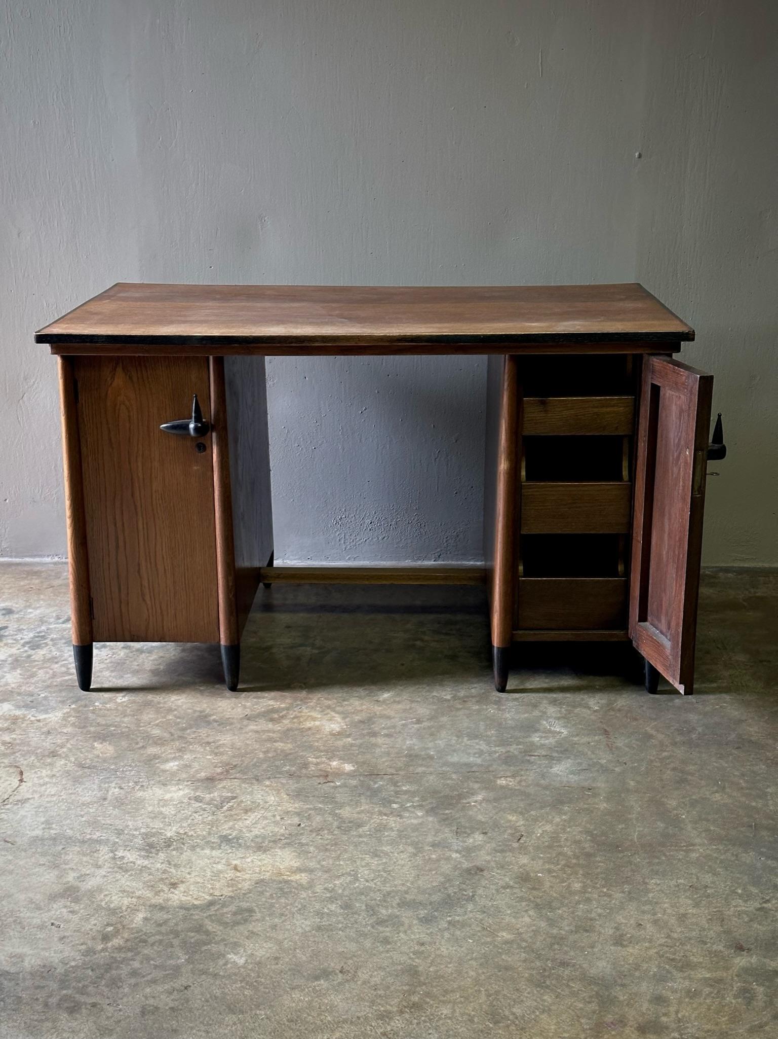 Willem Penaat for Metz and Co. Desk In Good Condition For Sale In Los Angeles, CA