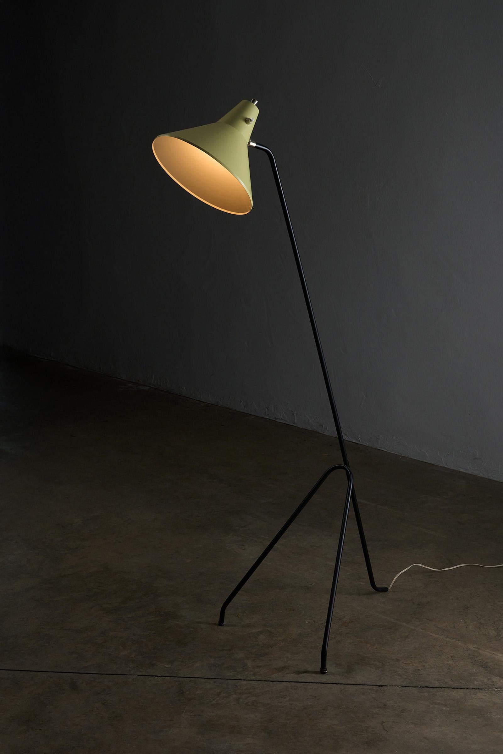 Dutch Willem van Doorn 'Grasshopper' Tripod Floor Lamp in Soft Yellow For Sale