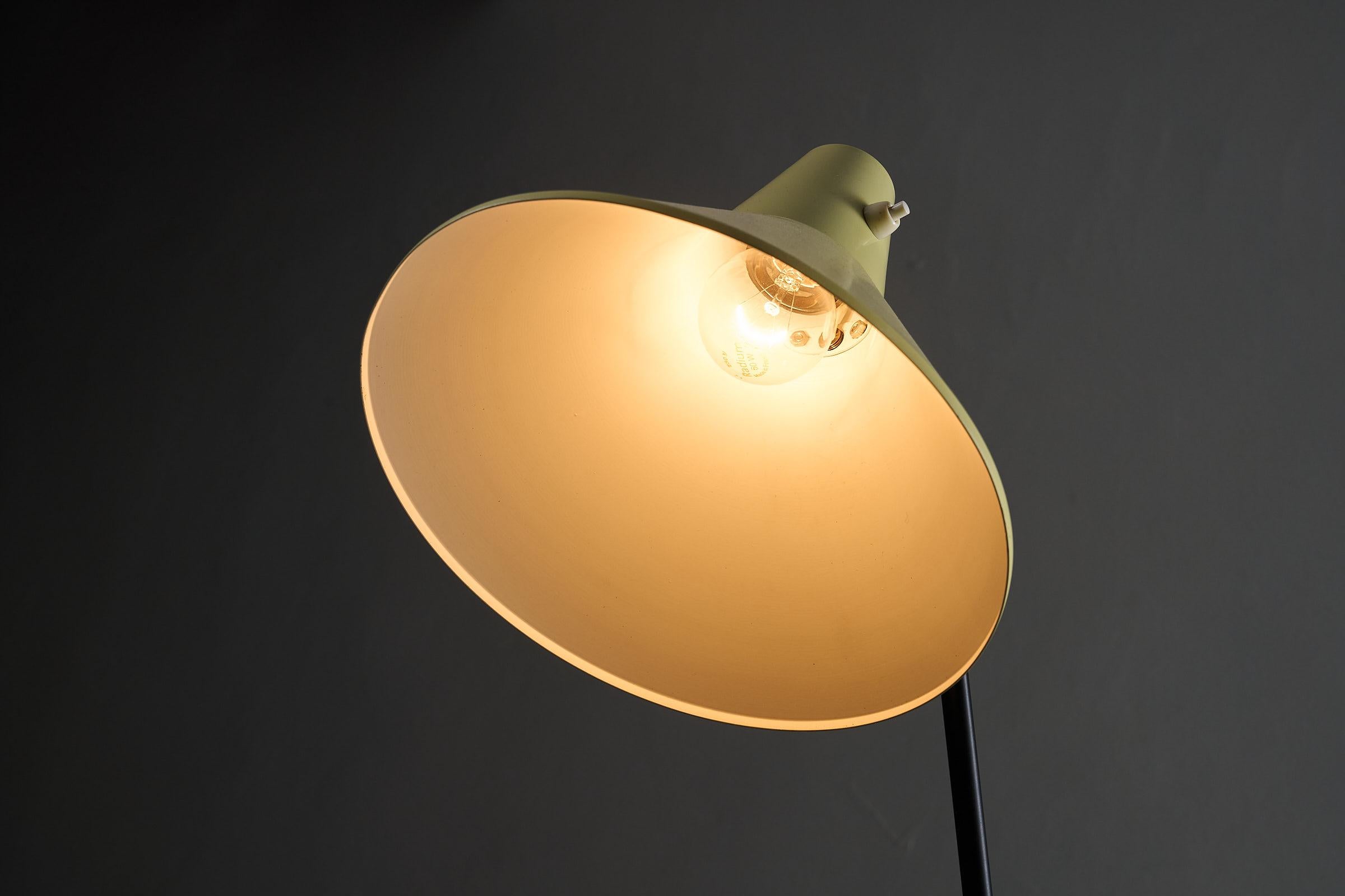 Lacquered Willem van Doorn 'Grasshopper' Tripod Floor Lamp in Soft Yellow For Sale