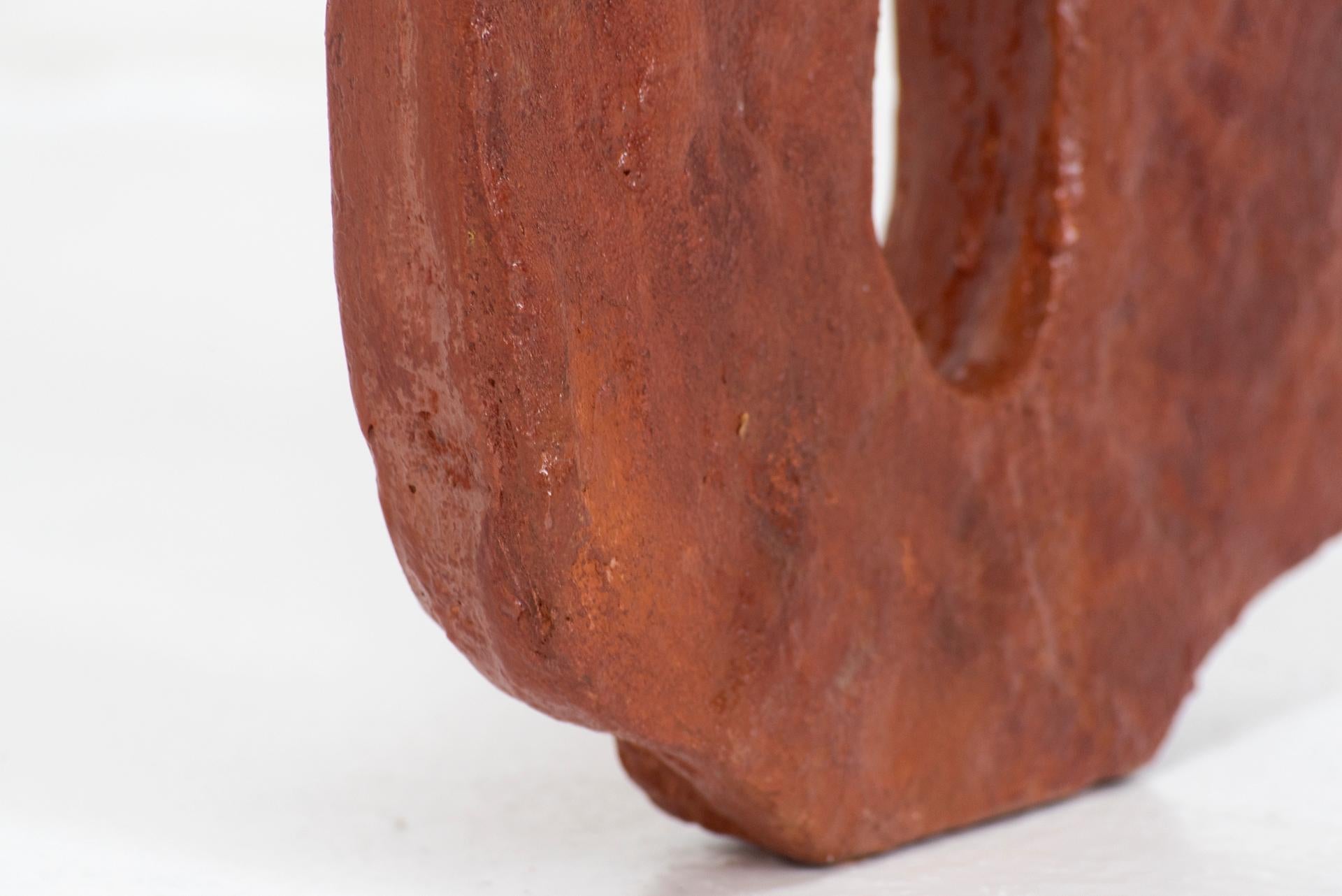 Céramique Vase africain contemporain en céramique rouge Willem Van Hooff Modèle 