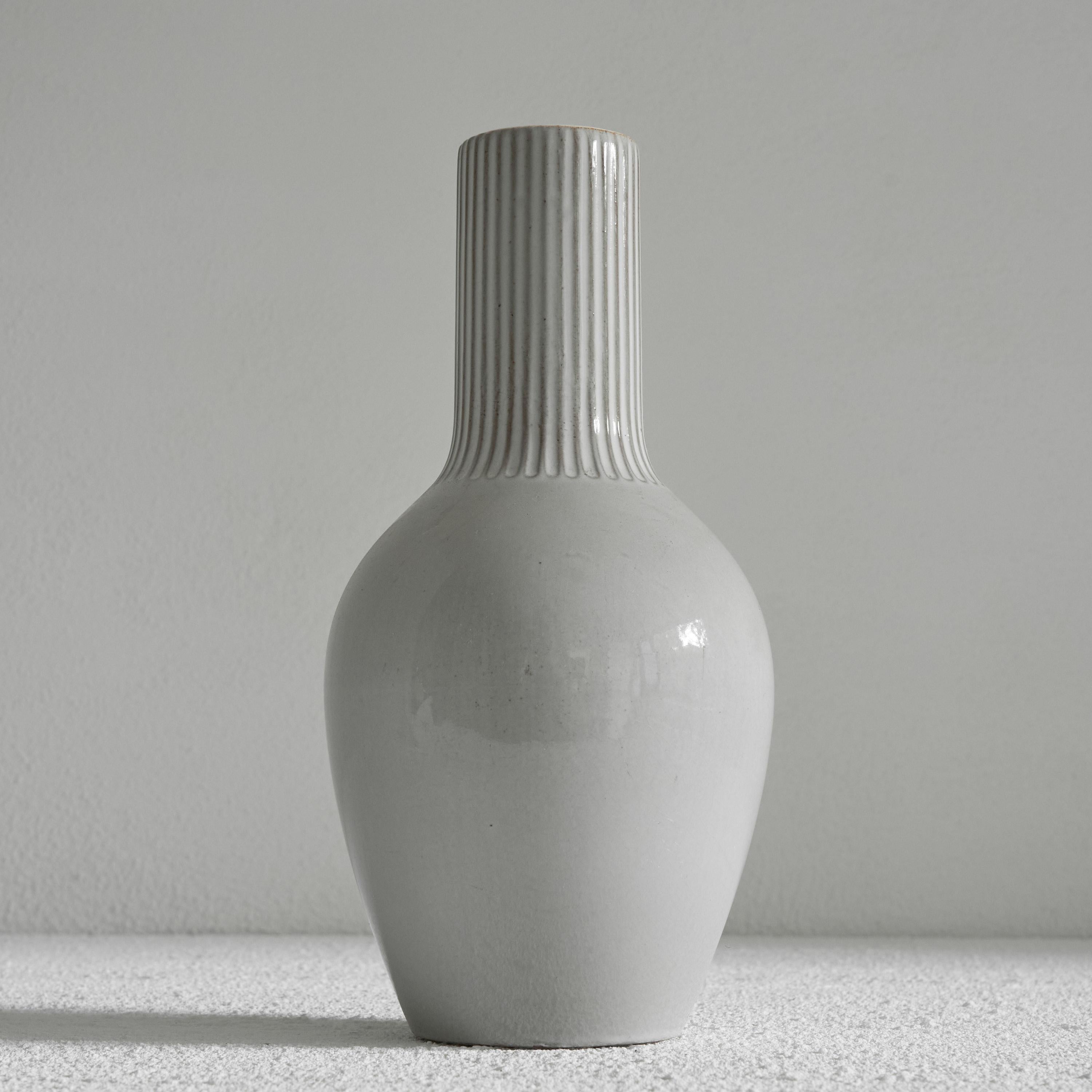 Mid-Century moderno Vaso in studio Pottery 'V6' di Willem Visser Sphinx Maastricht, anni '50 in vendita