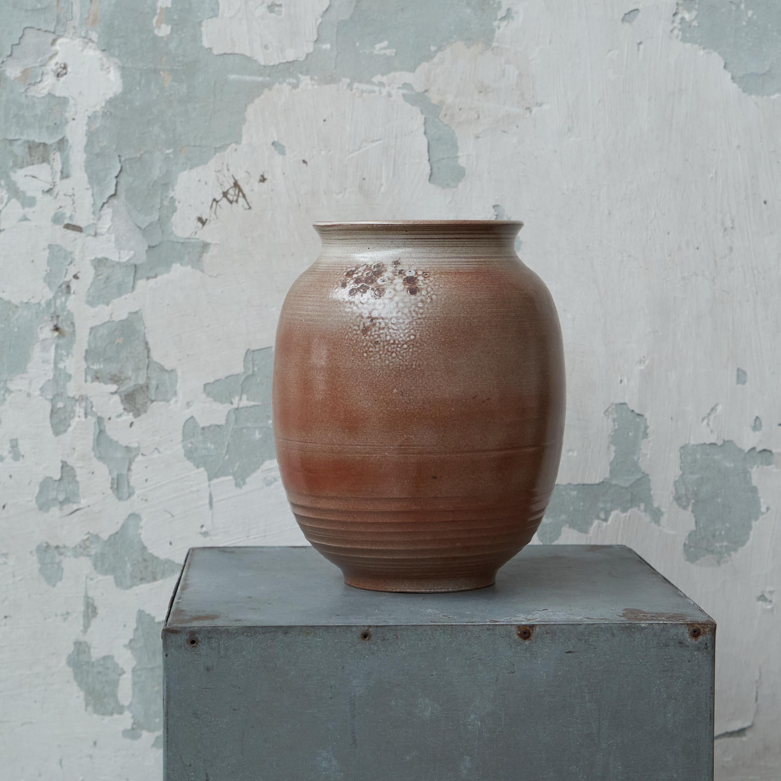 Fait main Willem Visser Vase Sphinx Maastricht Pays-Bas Milieu du 20e siècle en vente