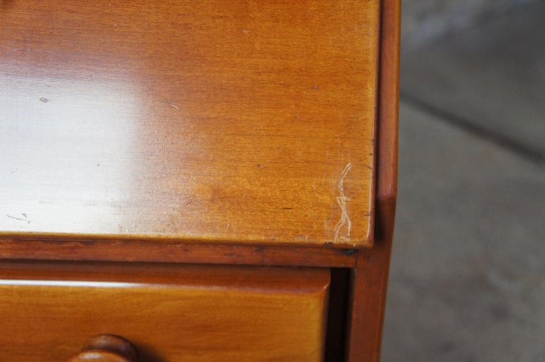 Willett Early American Golden Beryl Maple Secretary Writing Desk Bookcase  Hutch at 1stDibs | willett golden beryl maple desk, willett golden beryl  maple furniture, willett golden beryl maple dresser
