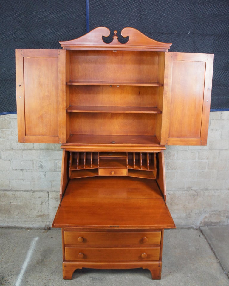 Willett Early American Golden Beryl Maple Secretary Writing Desk Bookcase  Hutch at 1stDibs | willett golden beryl maple desk, willett golden beryl  maple furniture, willett golden beryl maple dresser