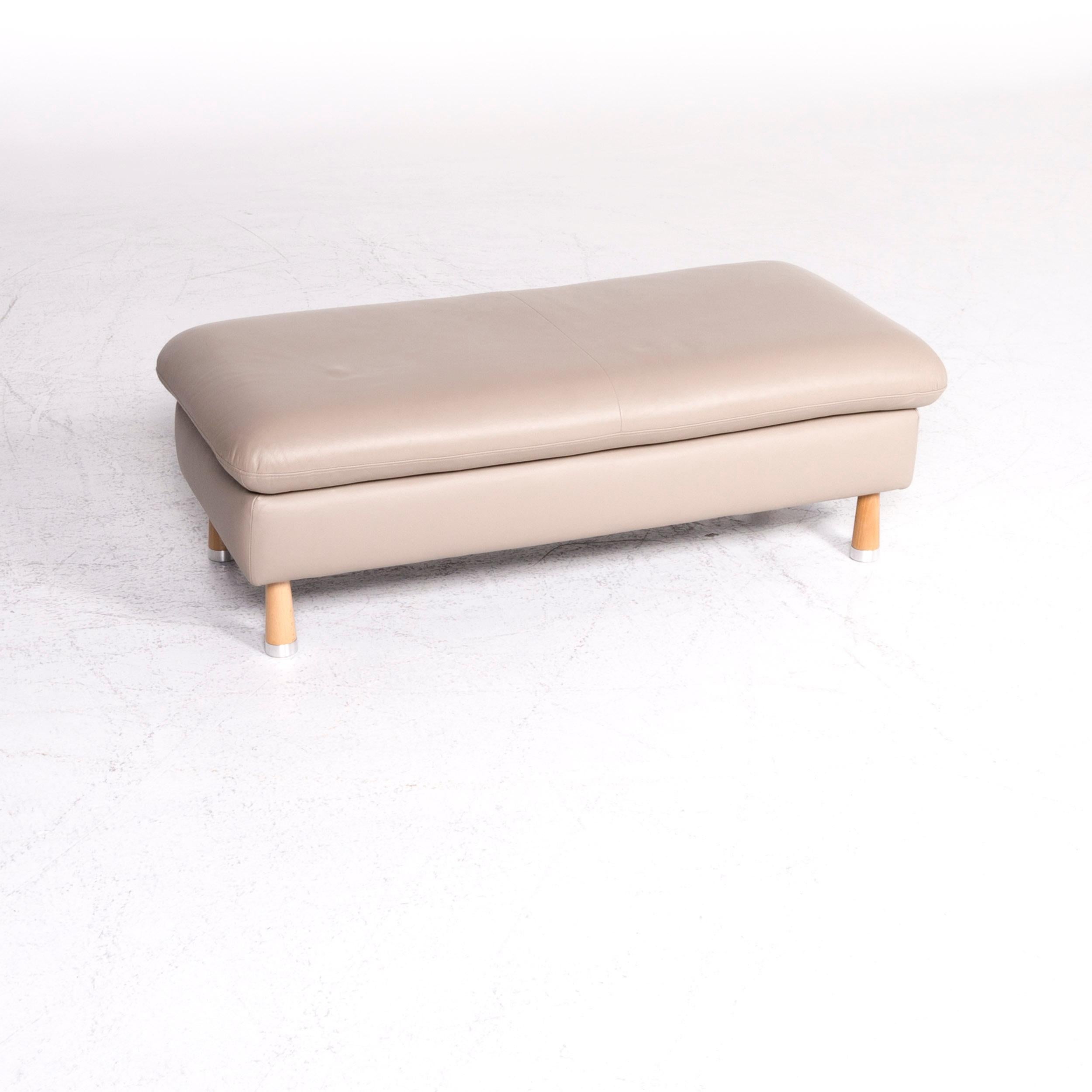 We bring to you a Willi Schillig designer leather stool beige stool.

Product measurements in centimeters:

Depth 58
Width 116
Height 42.





 