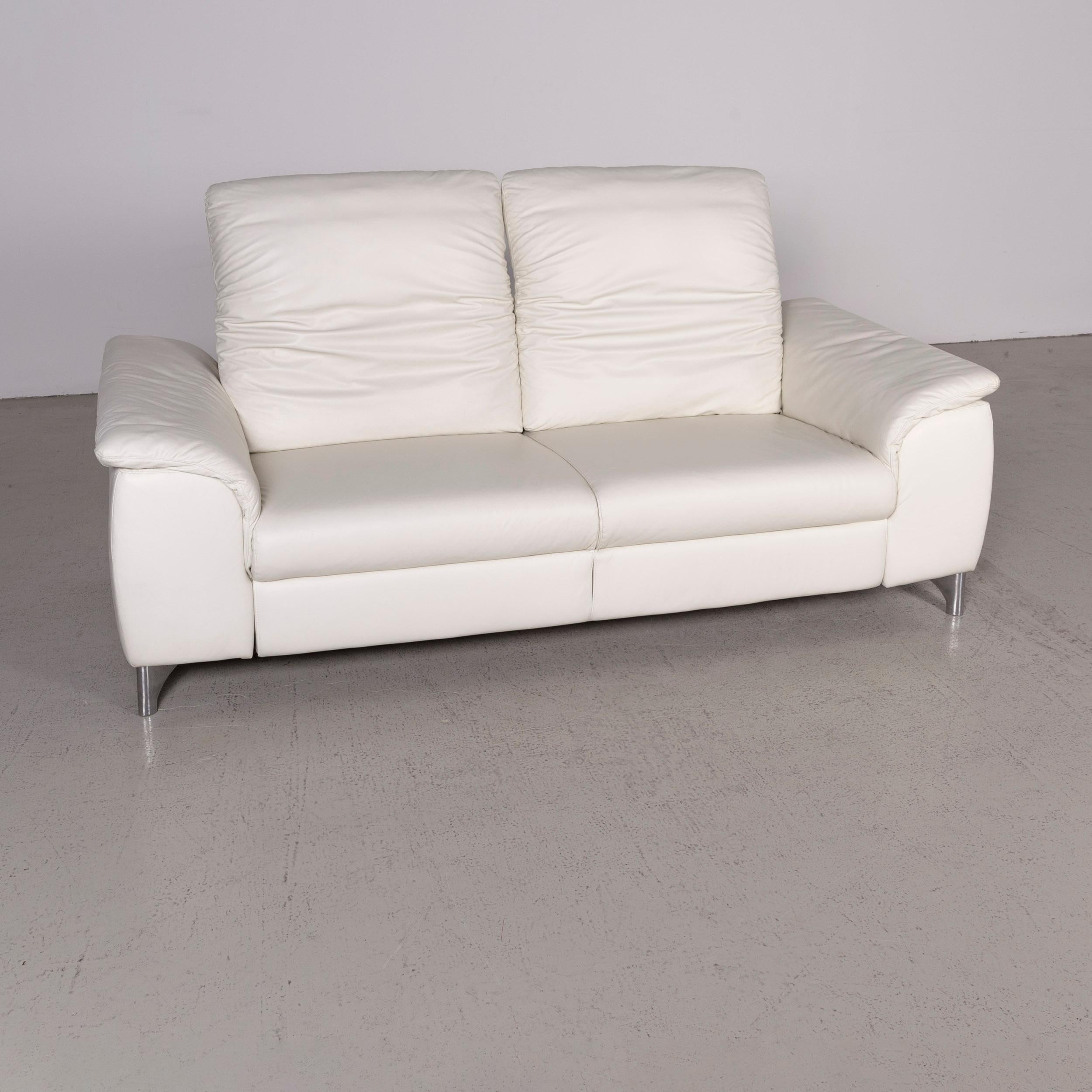 We bring to you a Willi Schillig Sinaatra designer leather sofa white genuine leather two-seat.
 

Product measures in centimeters:

Depth: 100
Width: 210
Height: 95
Seat-height: 45
Rest-height: 65
Seat-depth: 55
Seat-width: