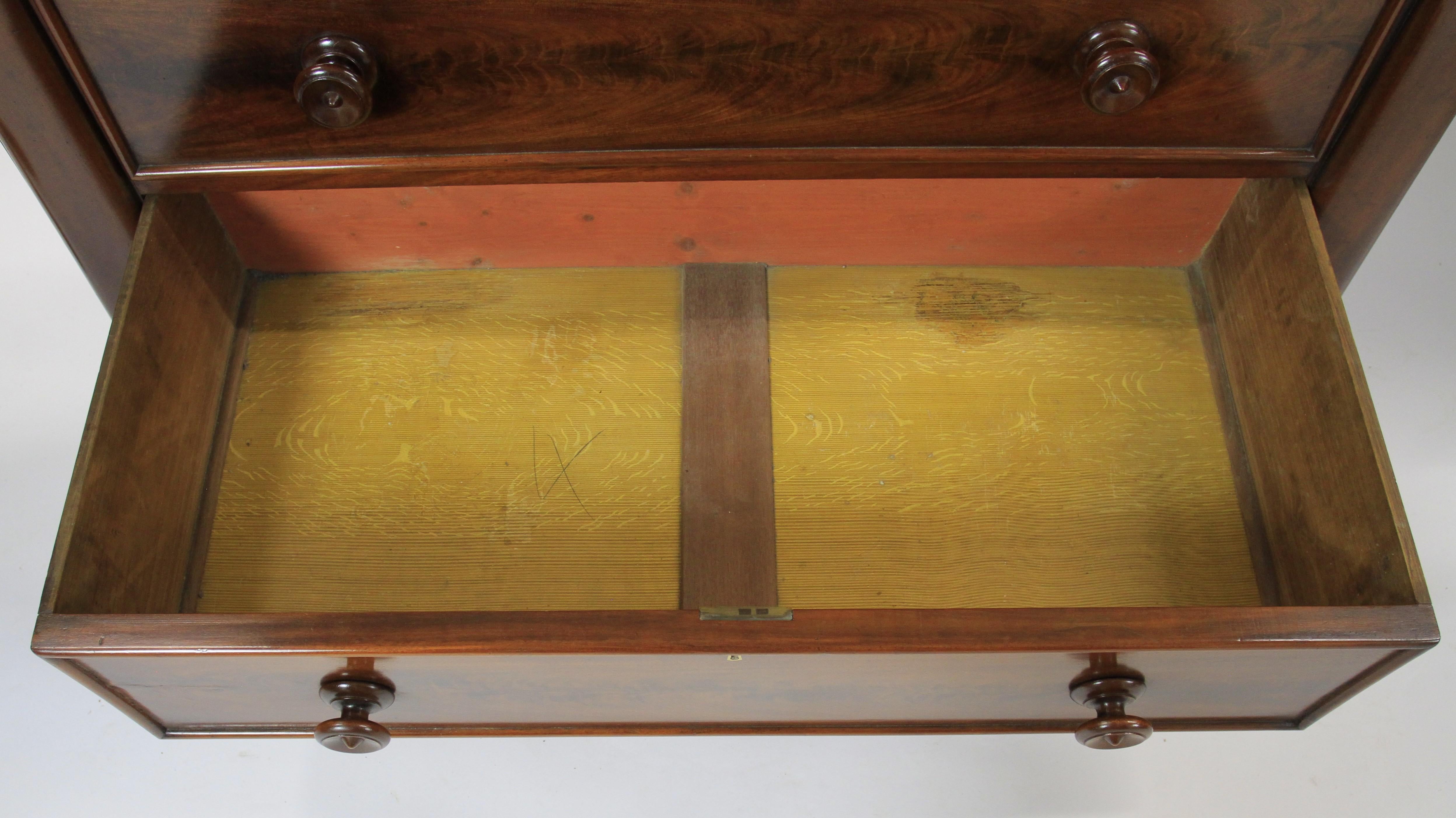 William IV WILLIAM 1V Period  Mahogany 4 drawer chest  For Sale