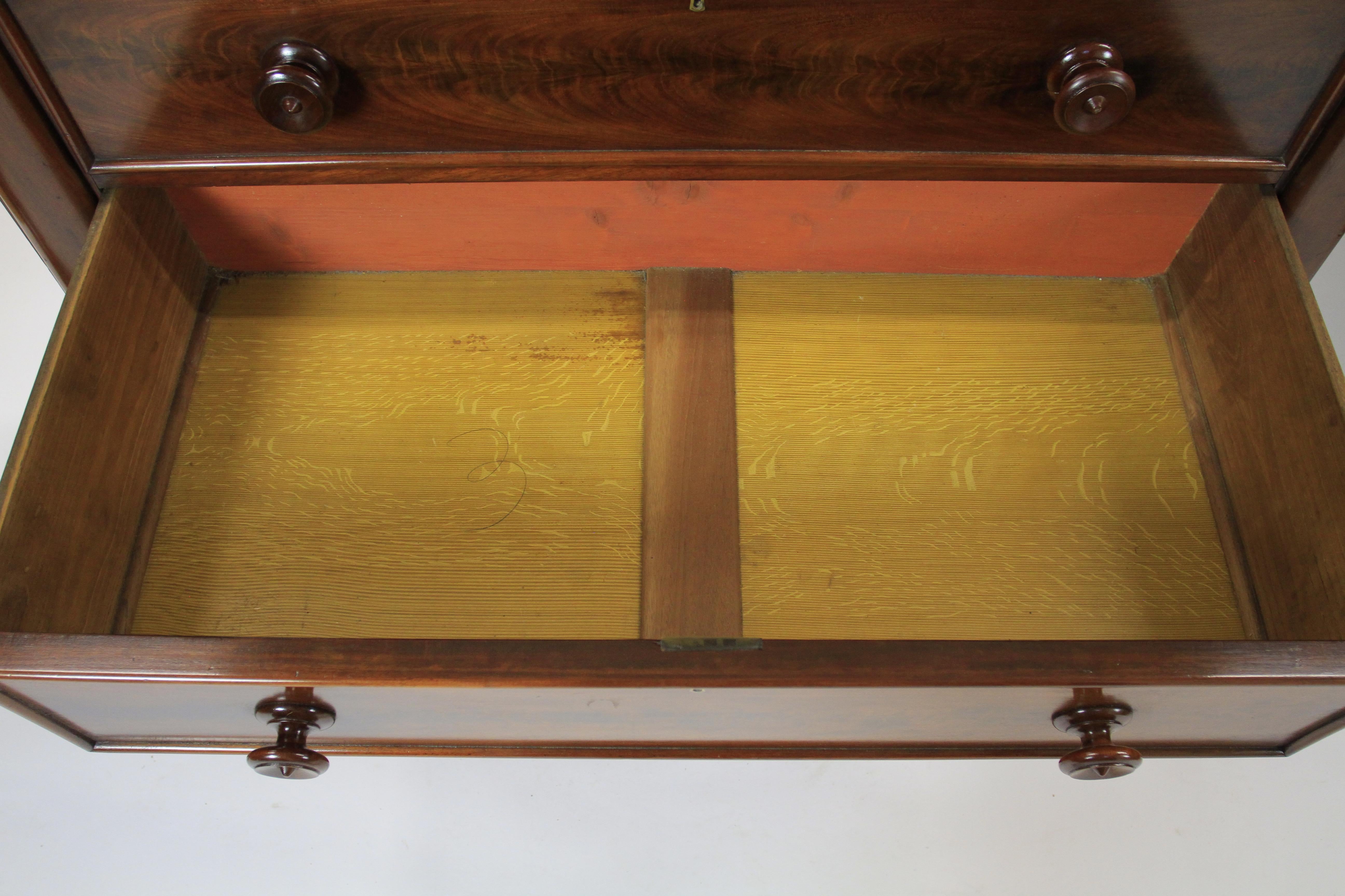 British WILLIAM 1V Period  Mahogany 4 drawer chest  For Sale