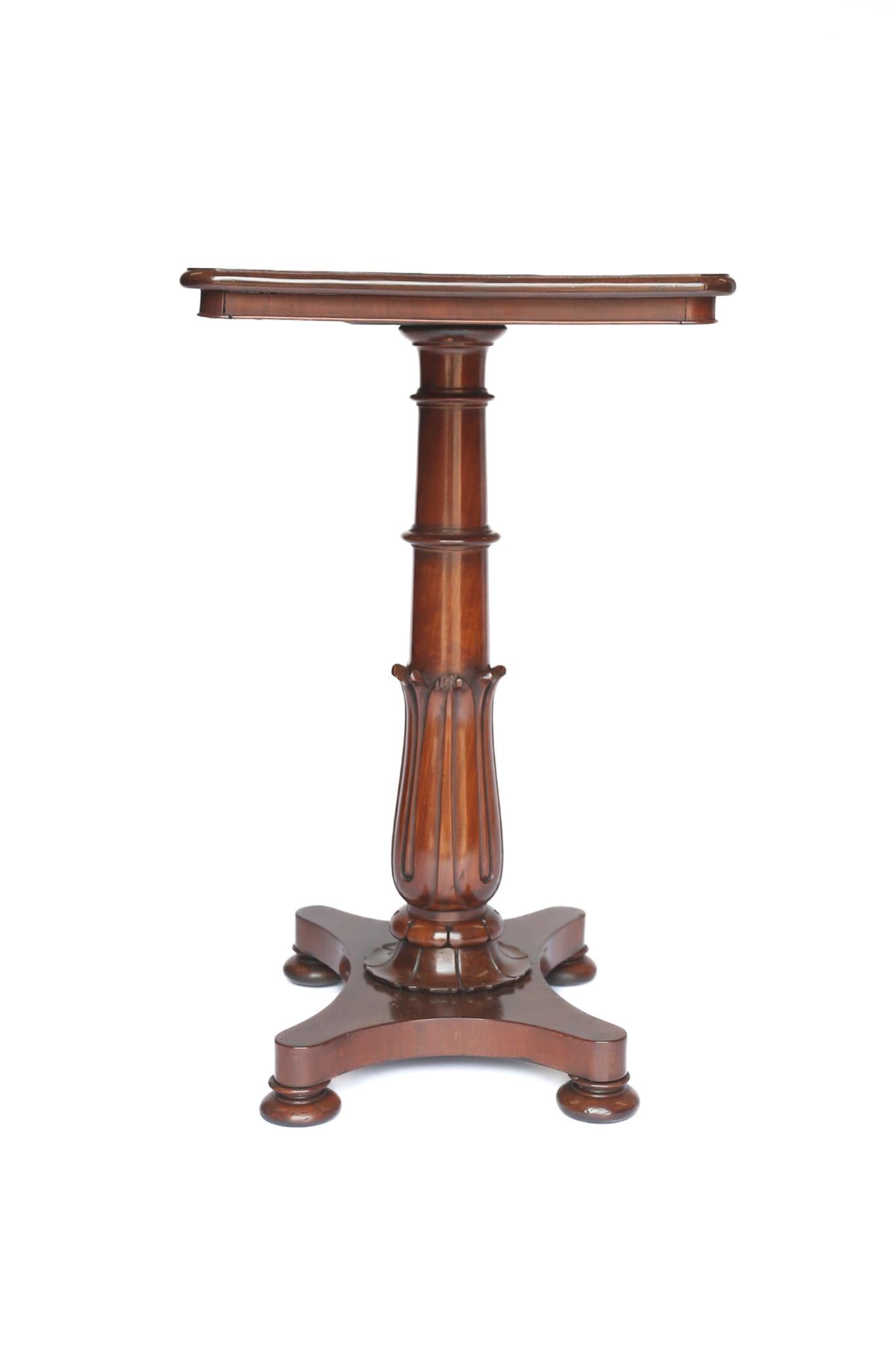 British William 1V period Mahogany Lamp Table For Sale