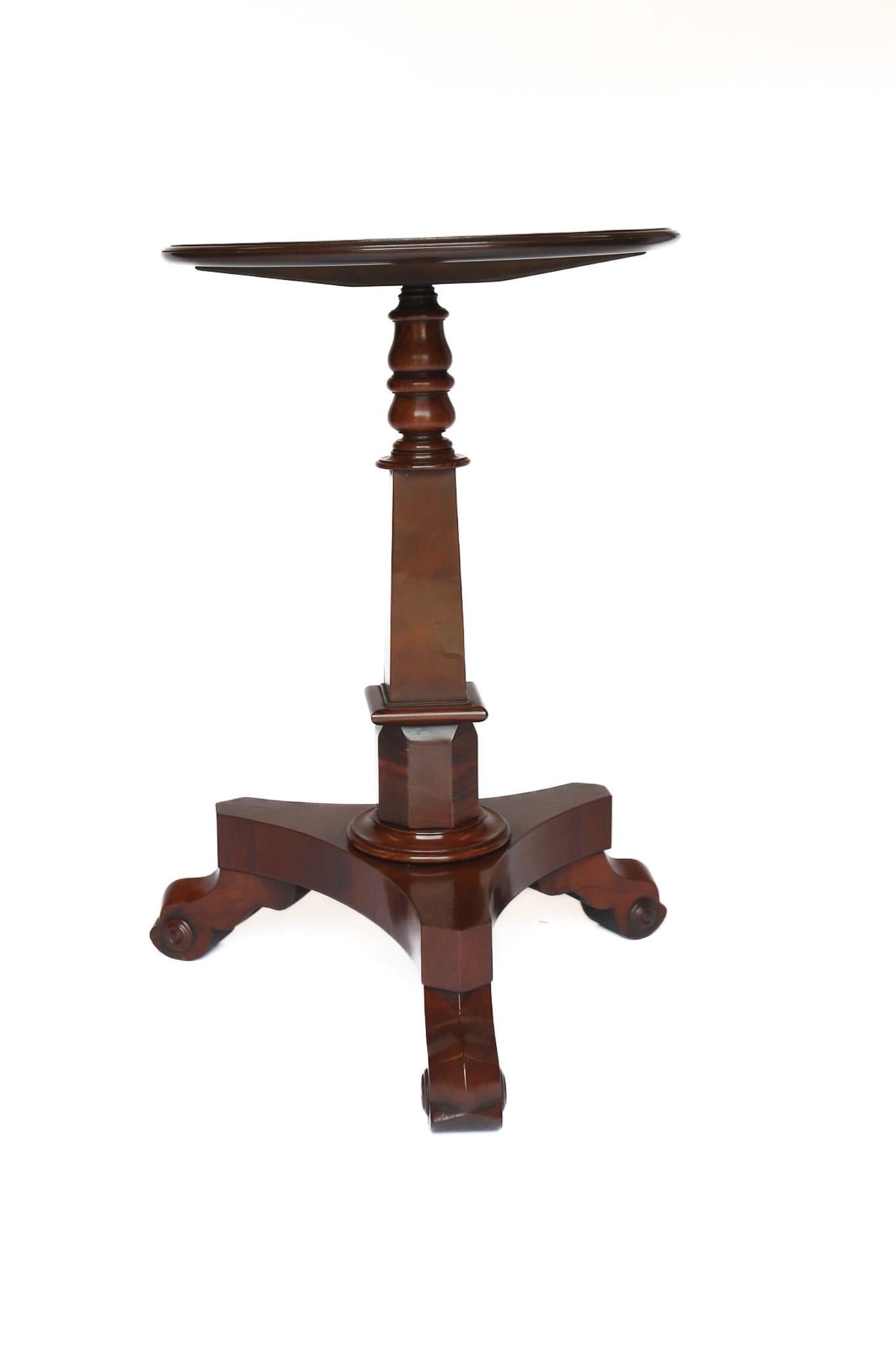 William 1V Period Mahogany Lamp Table In Good Condition For Sale In Dereham, GB