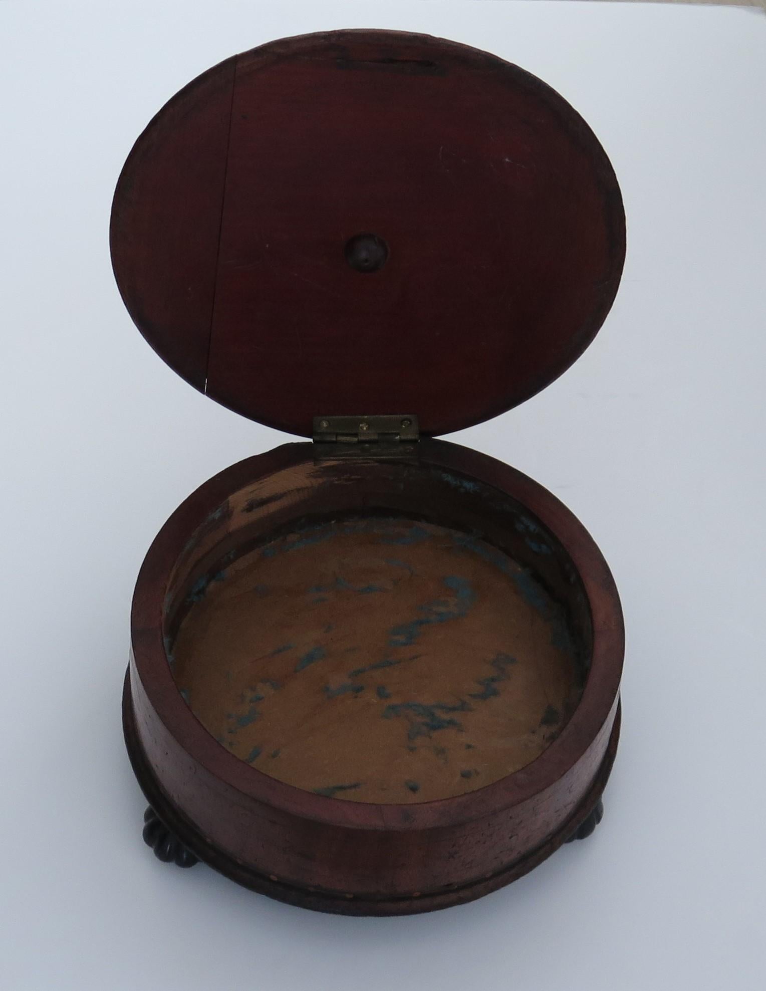 William 1Vth English circular Footstool Box Inlaid Hardwood, Circa 1830 For Sale 6