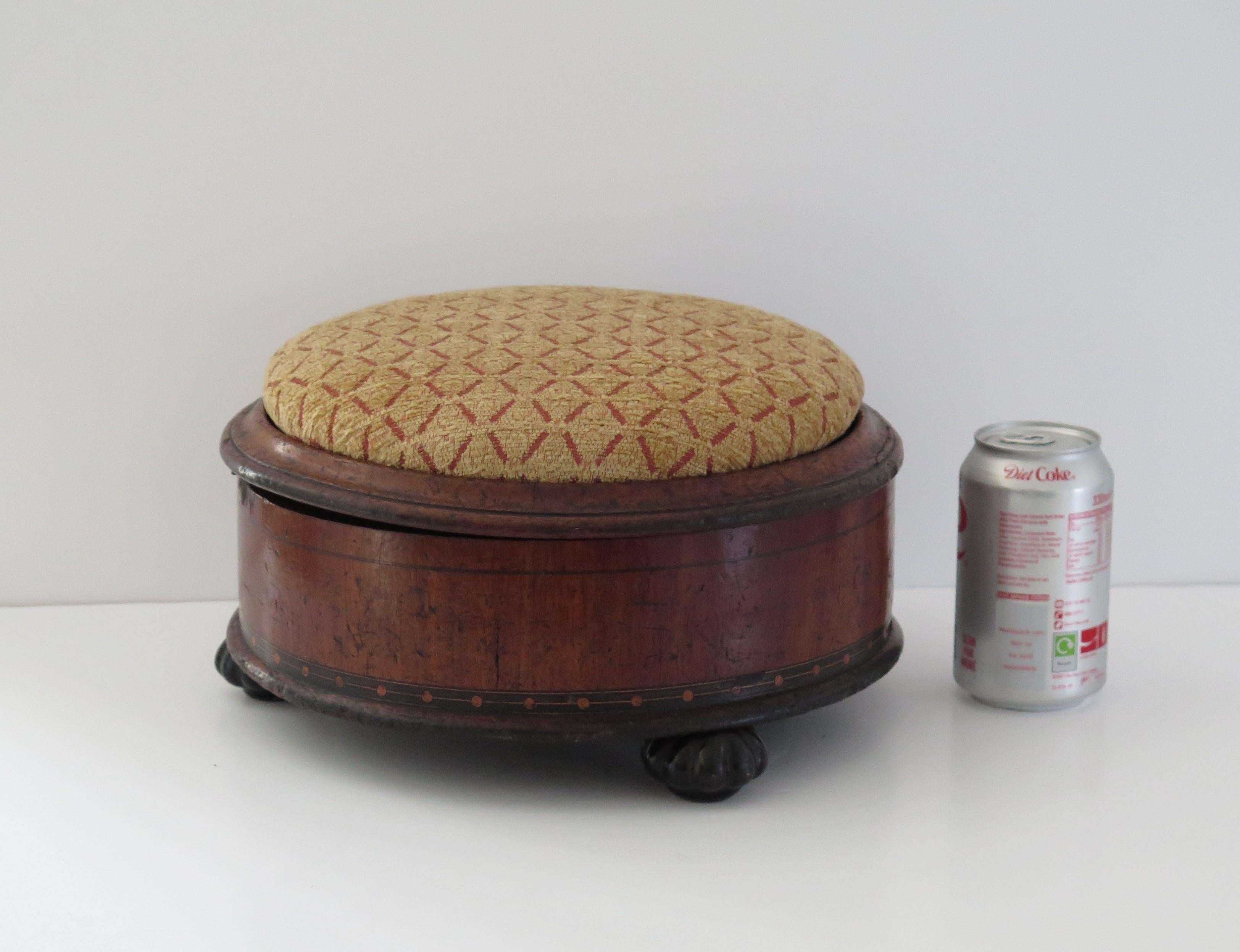 William 1Vth English circular Footstool Box Inlaid Hardwood, Circa 1830 For Sale 10