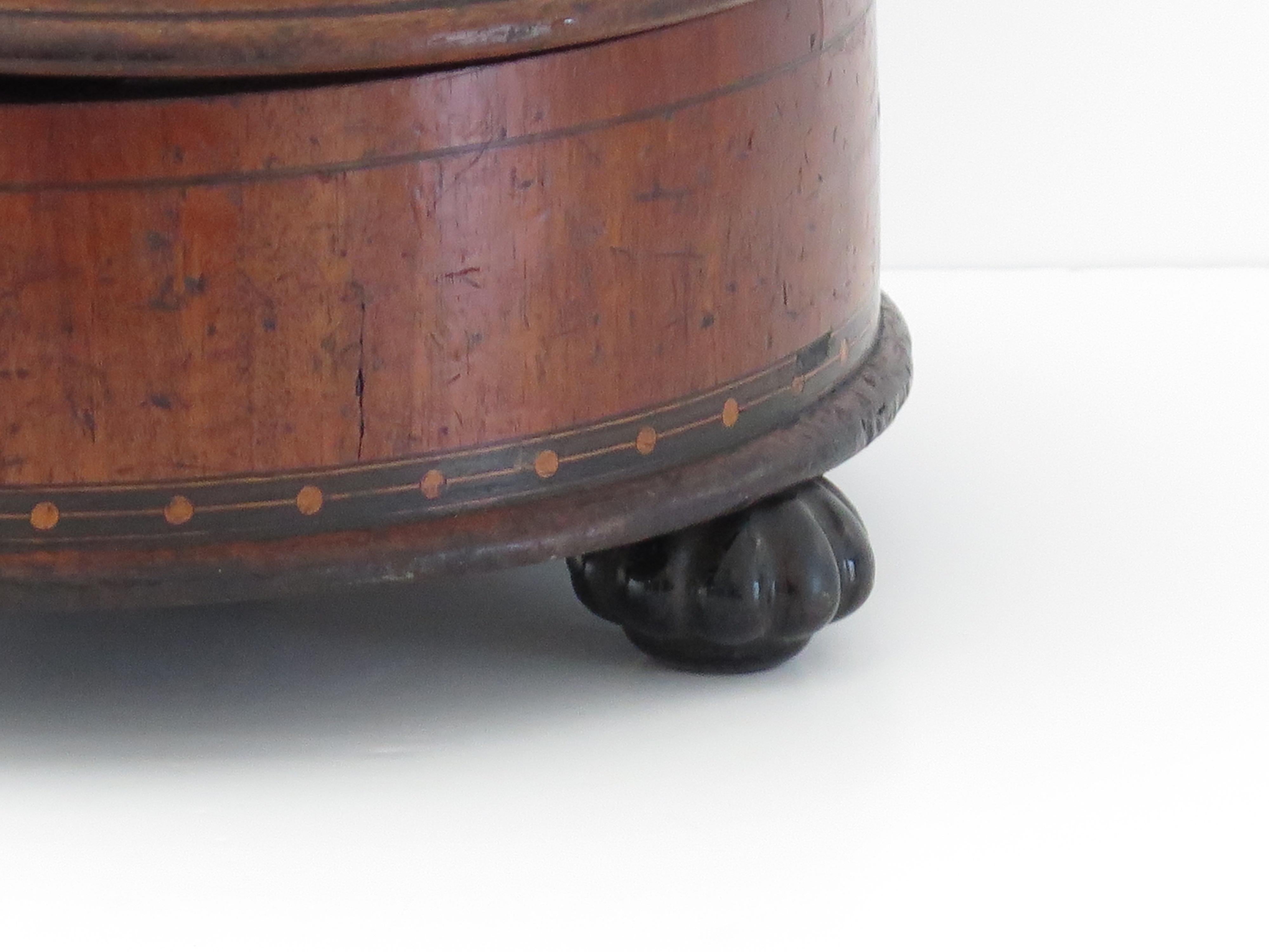 William 1Vth English circular Footstool Box Inlaid Hardwood, Circa 1830 1