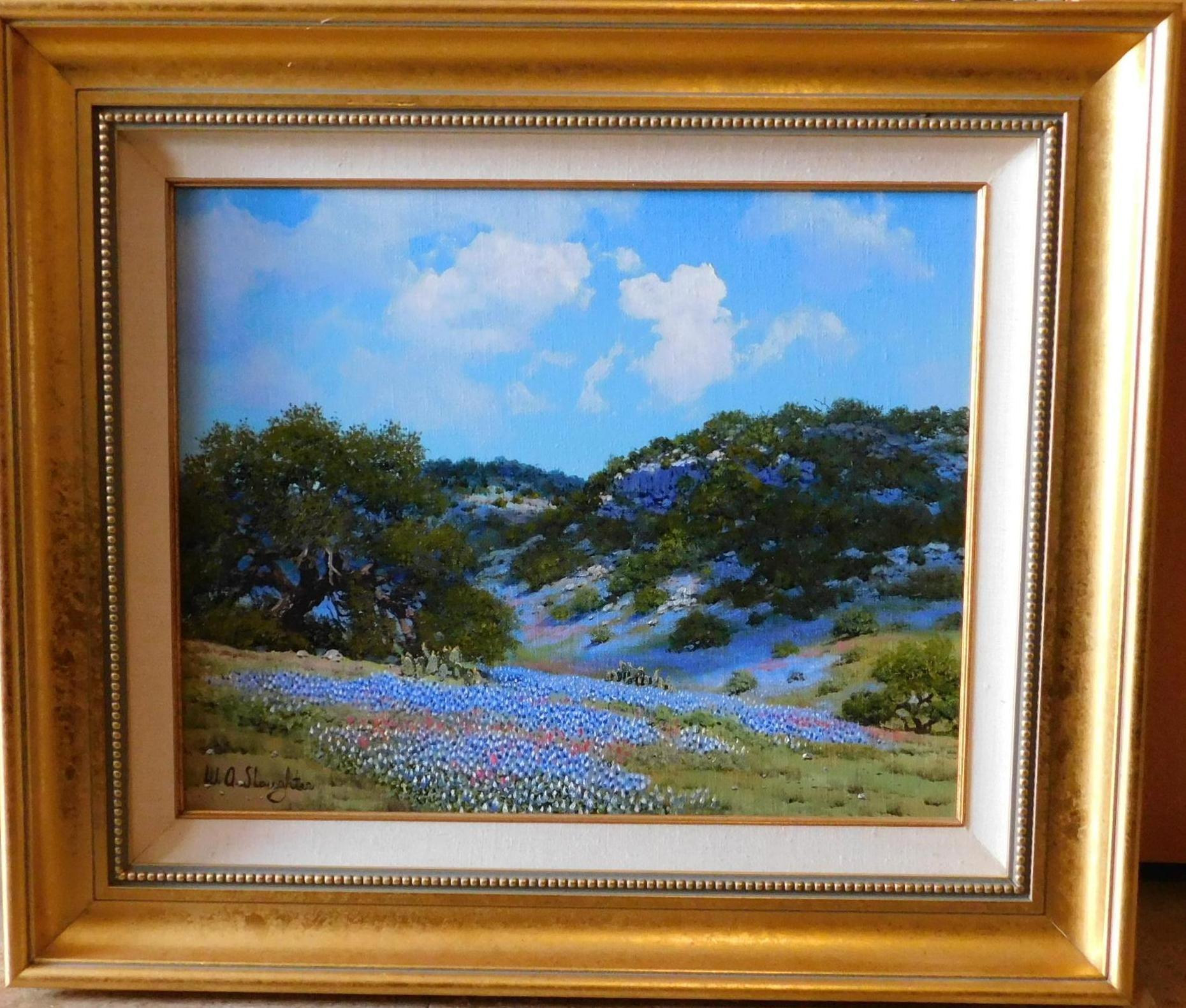 Splendido olio su tela a soggetto Bluebonnet dell'artista texano William A. Slaughter (1923-2003). L'opera è in ottime condizioni e firmata in basso a sinistra. 
Immagine 16 "h x 19 ½" l.  Cornice 24" x 28" x 2".

William A. Slaughter nacque a San
