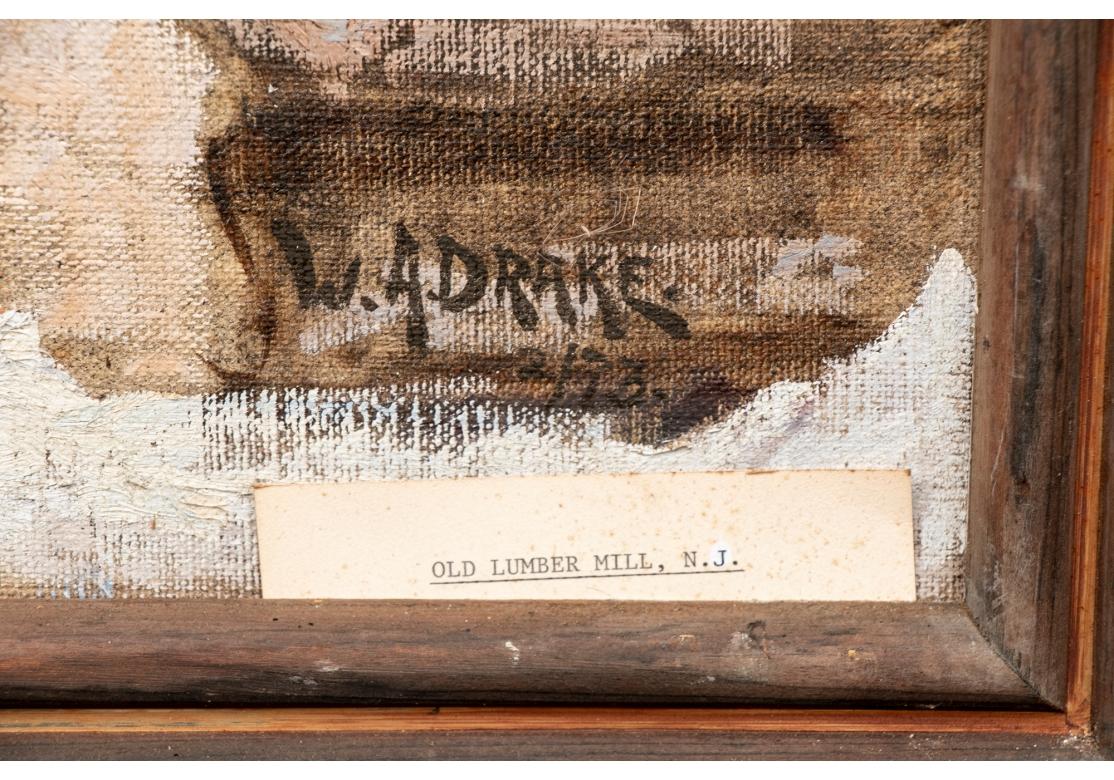 William Alexander Drake (Am., 1891-1979) Huile sur Masonite, déplacement de grumes dans une ancienne scierie, NJ.
Signé et daté 2/73 en bas à droite avec une étiquette dactylographiée détachée. Scène de fin d'hiver avec des personnages en chemise