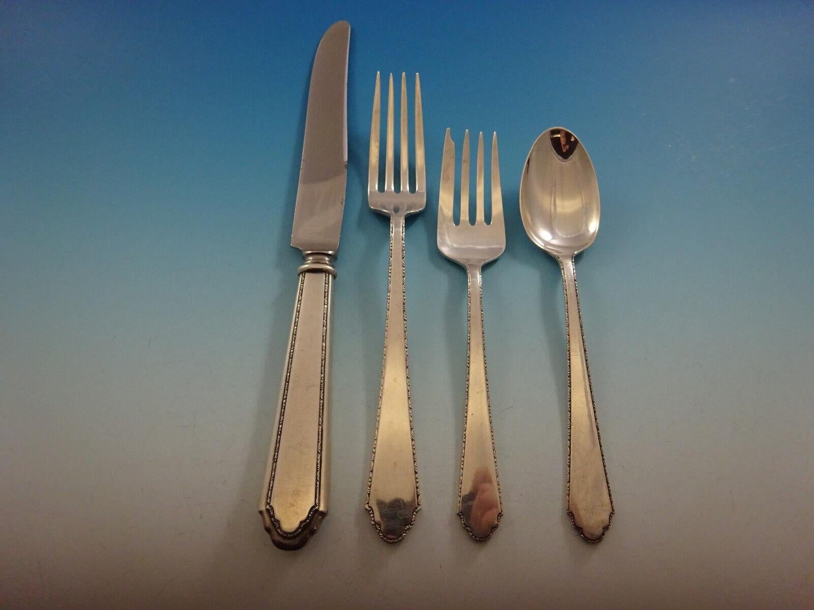William & Mary by Lunt Sterling Silber Besteck 8 Service 56 Pieces (20. Jahrhundert) im Angebot