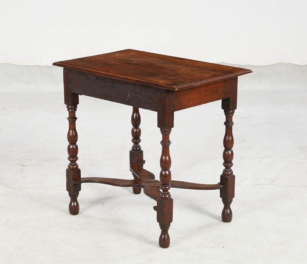 William & Mary Table à croisillons en vente 4
