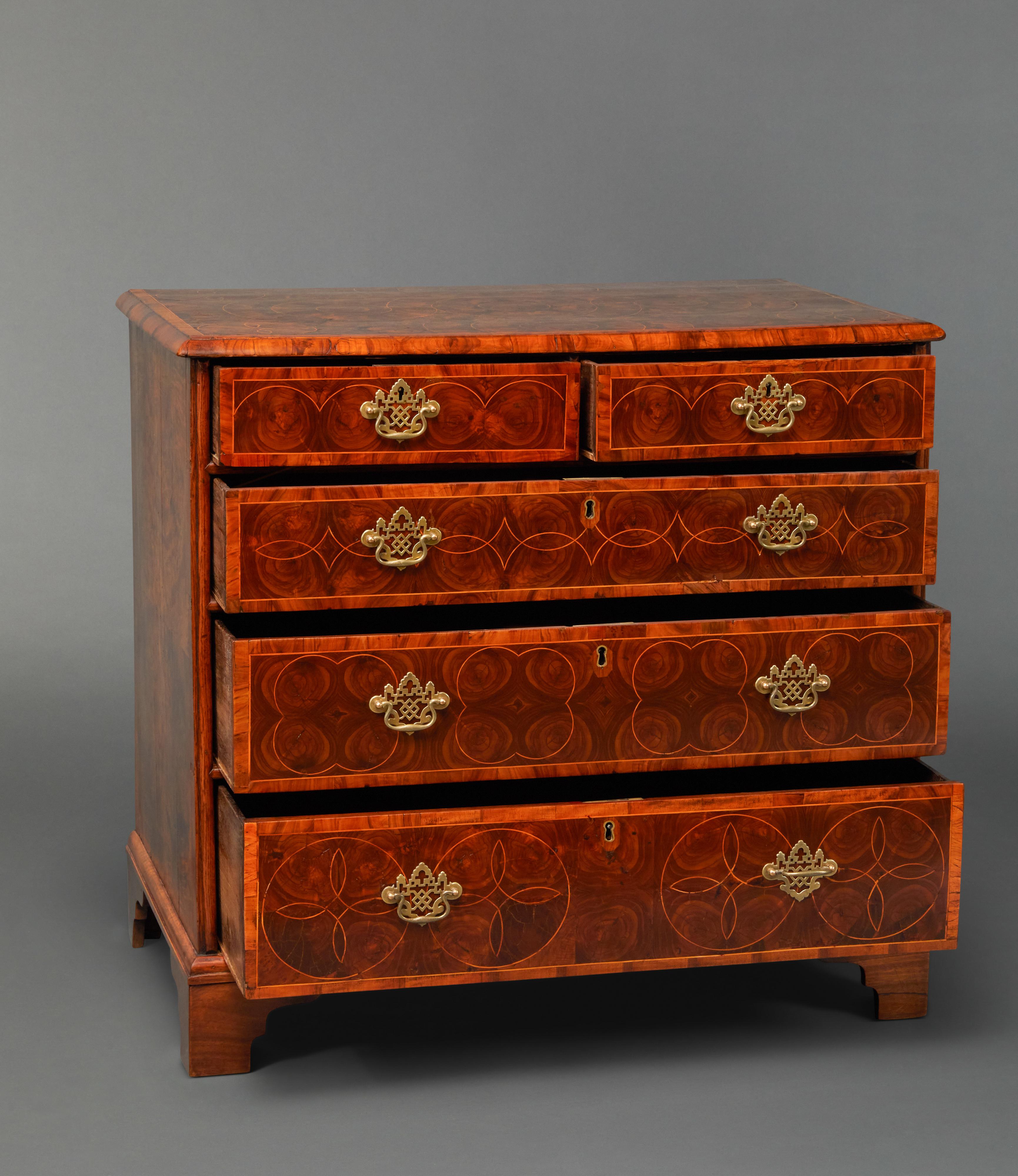 5 drawers, with original brass hardware. 18th century 