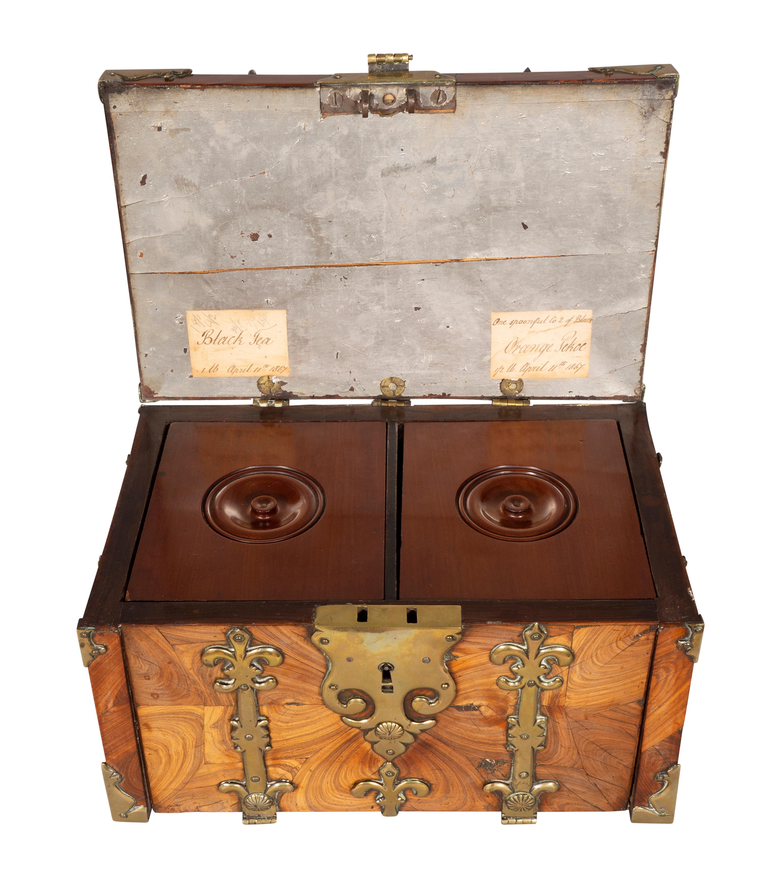 Caja fuerte o Coffre Fort de William & Mary Kingwood convertida en caja de té en venta 13