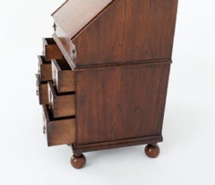 William and Mary Kneehole Desk Walnut Bureau 1700