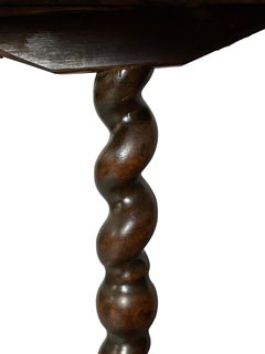 Candelabro de roble William & Mary