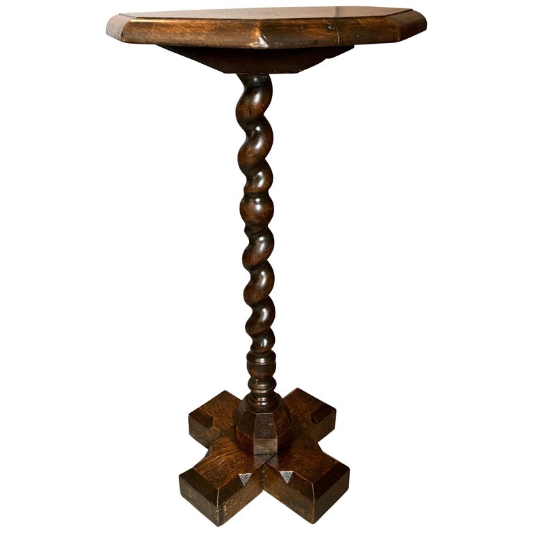 William and Mary Oak Candlestand For Sale at 1stDibs