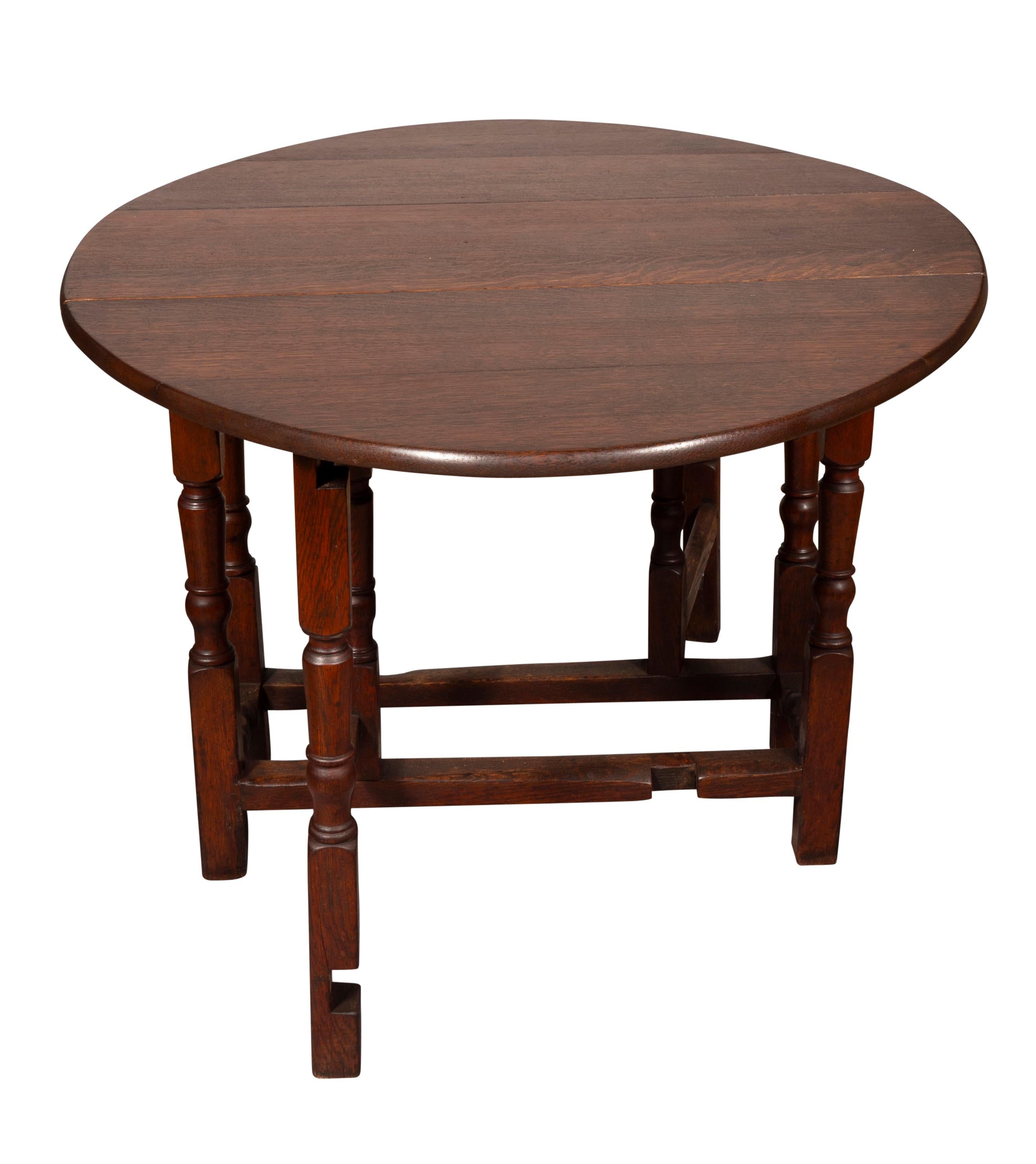 Early 18th Century William And Mary Oak Gateleg Table For Sale