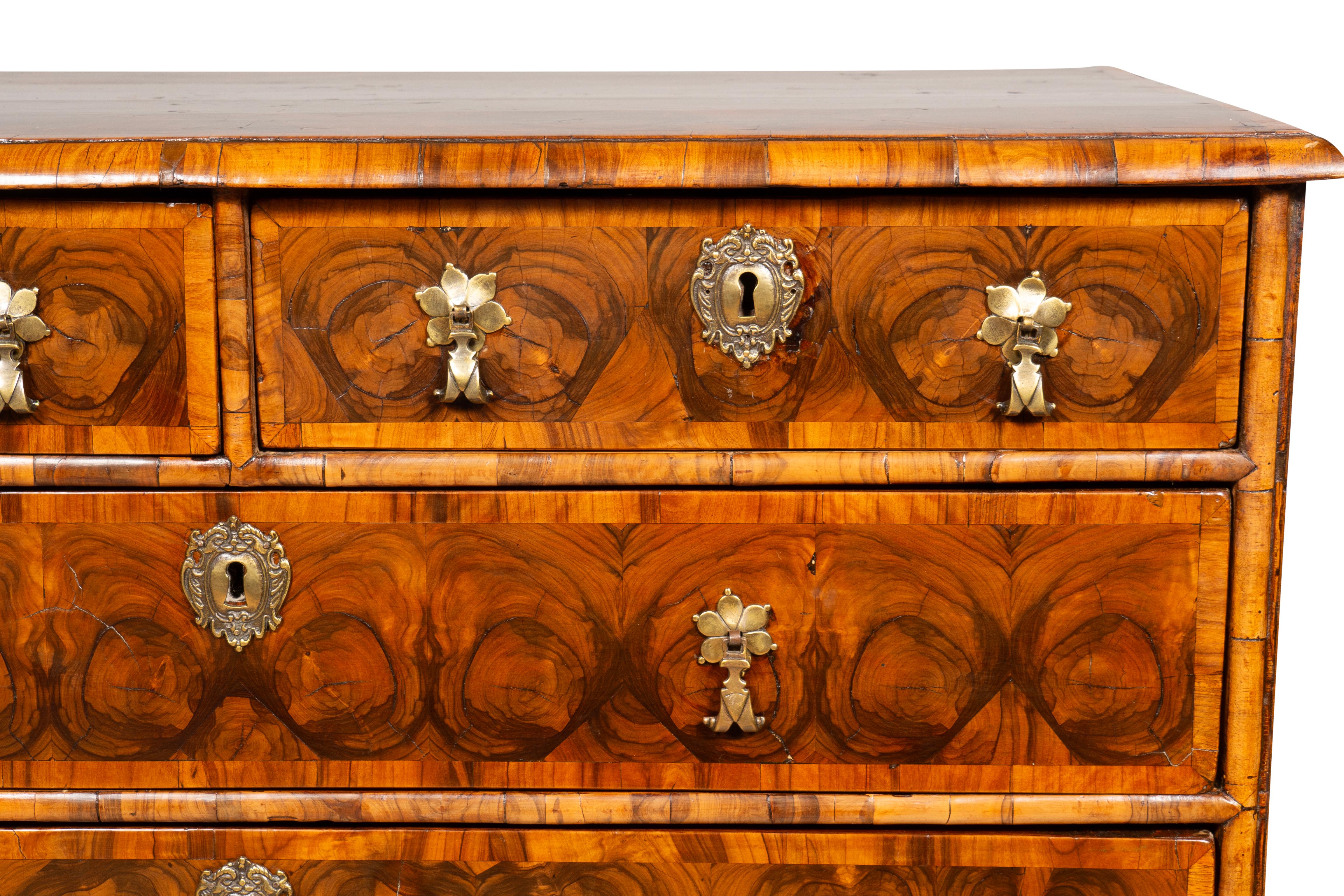 William And Mary Oyster Veneer Chest Of Drawers 4