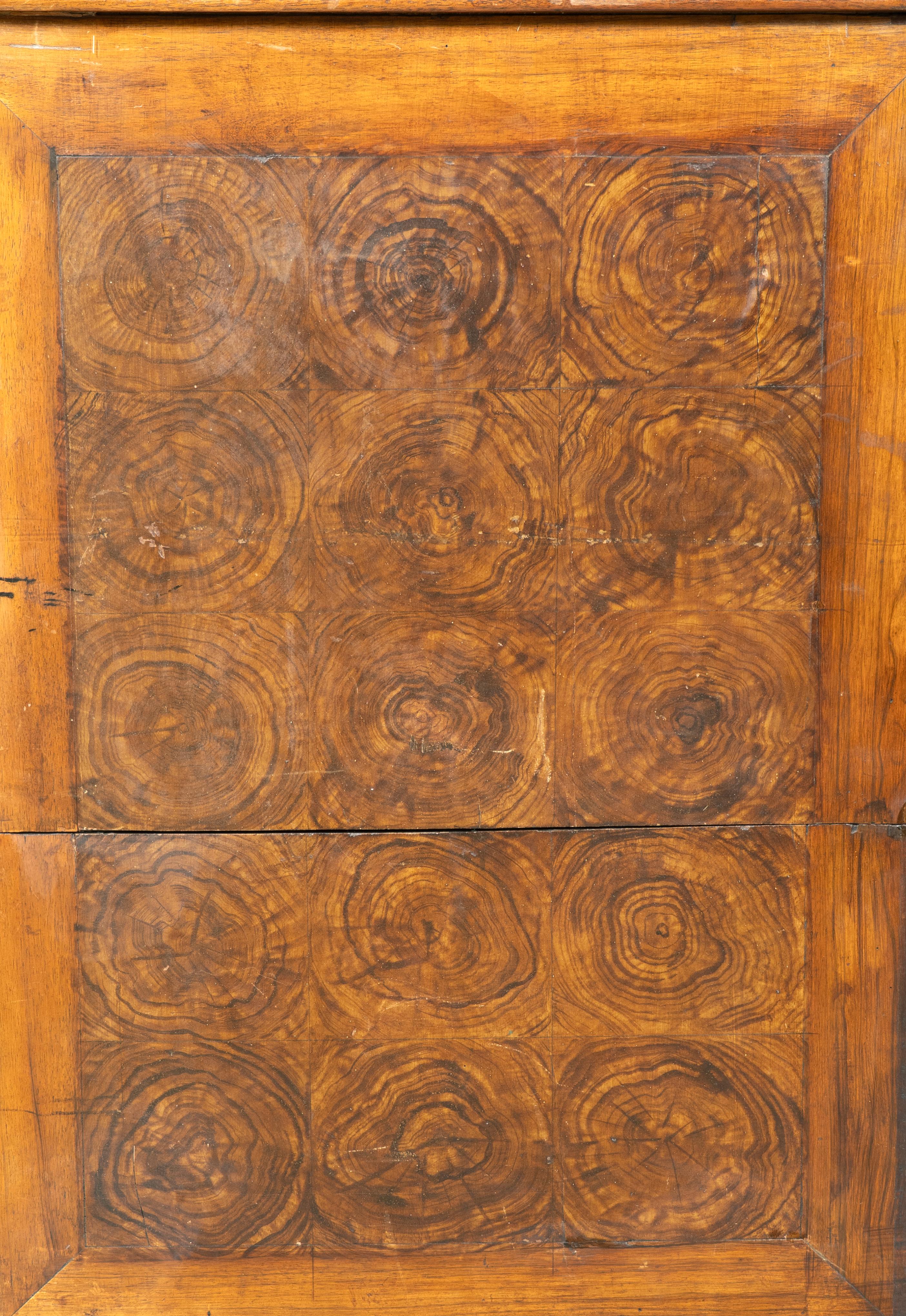 William And Mary Oyster Veneer Chest Of Drawers For Sale 4
