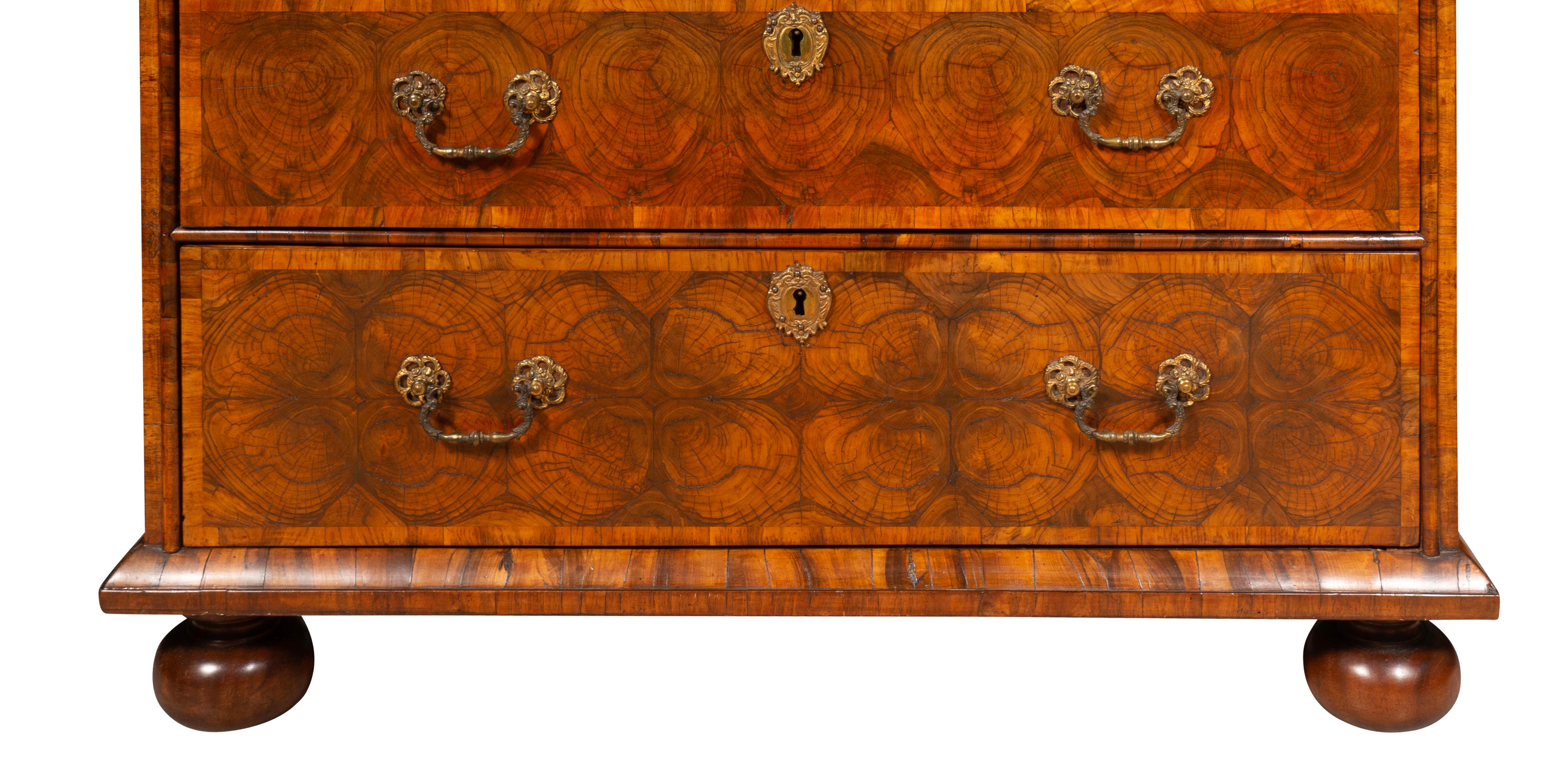 William and Mary Oyster Veneer Chest of Drawers 6