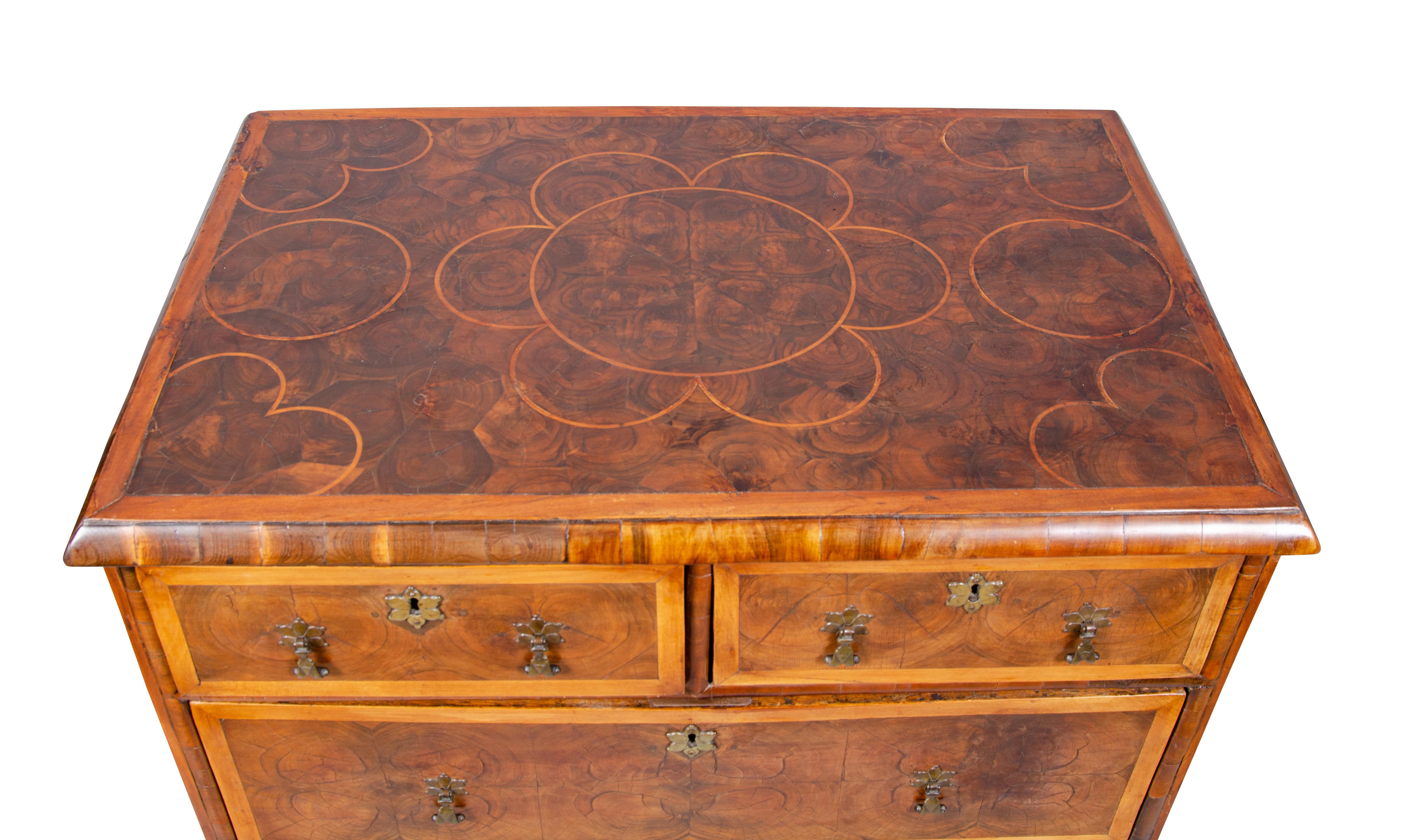 William And Mary Oyster Veneer Chest Of Drawers 9