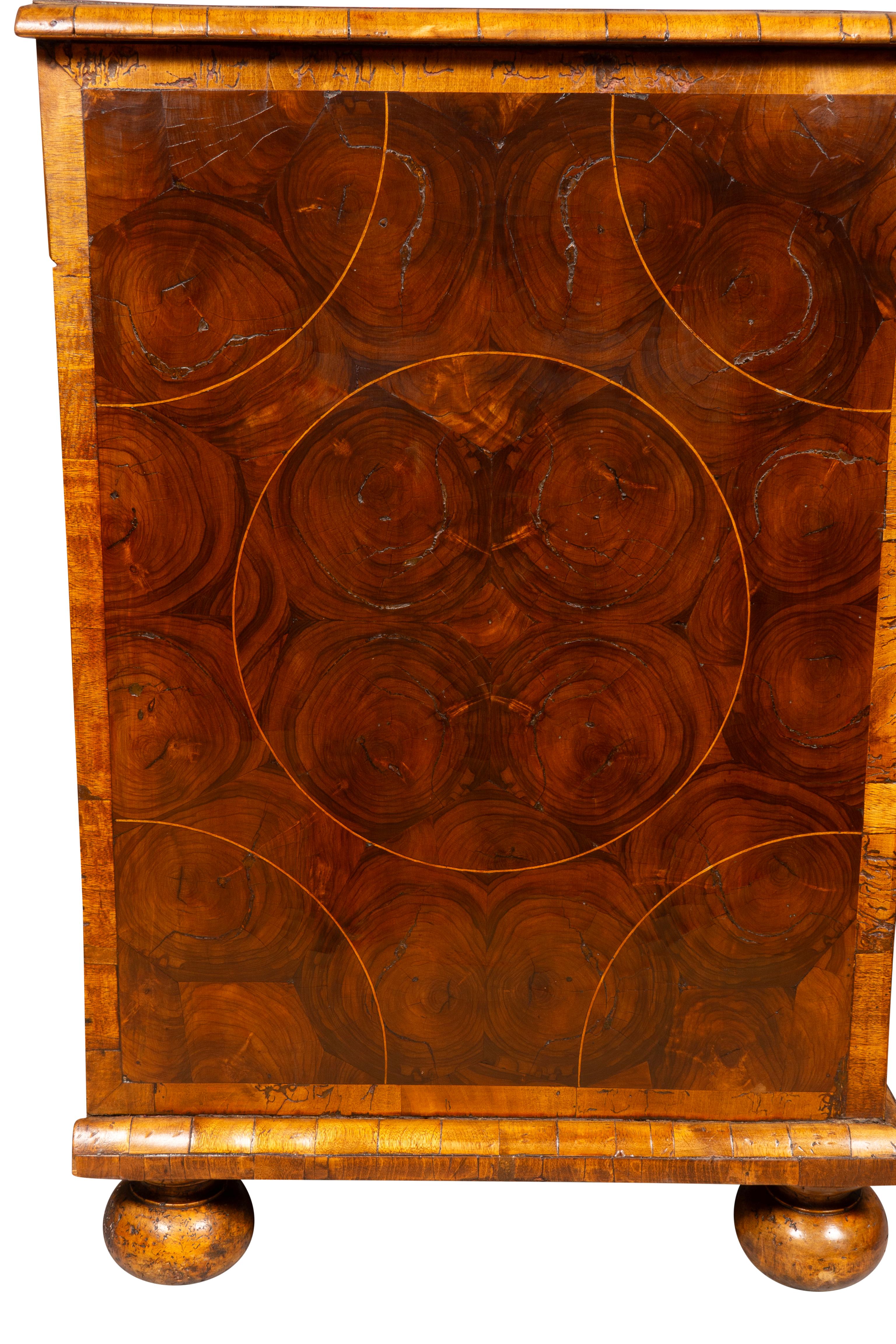 William And Mary Oyster Veneer Chest Of Drawers 9