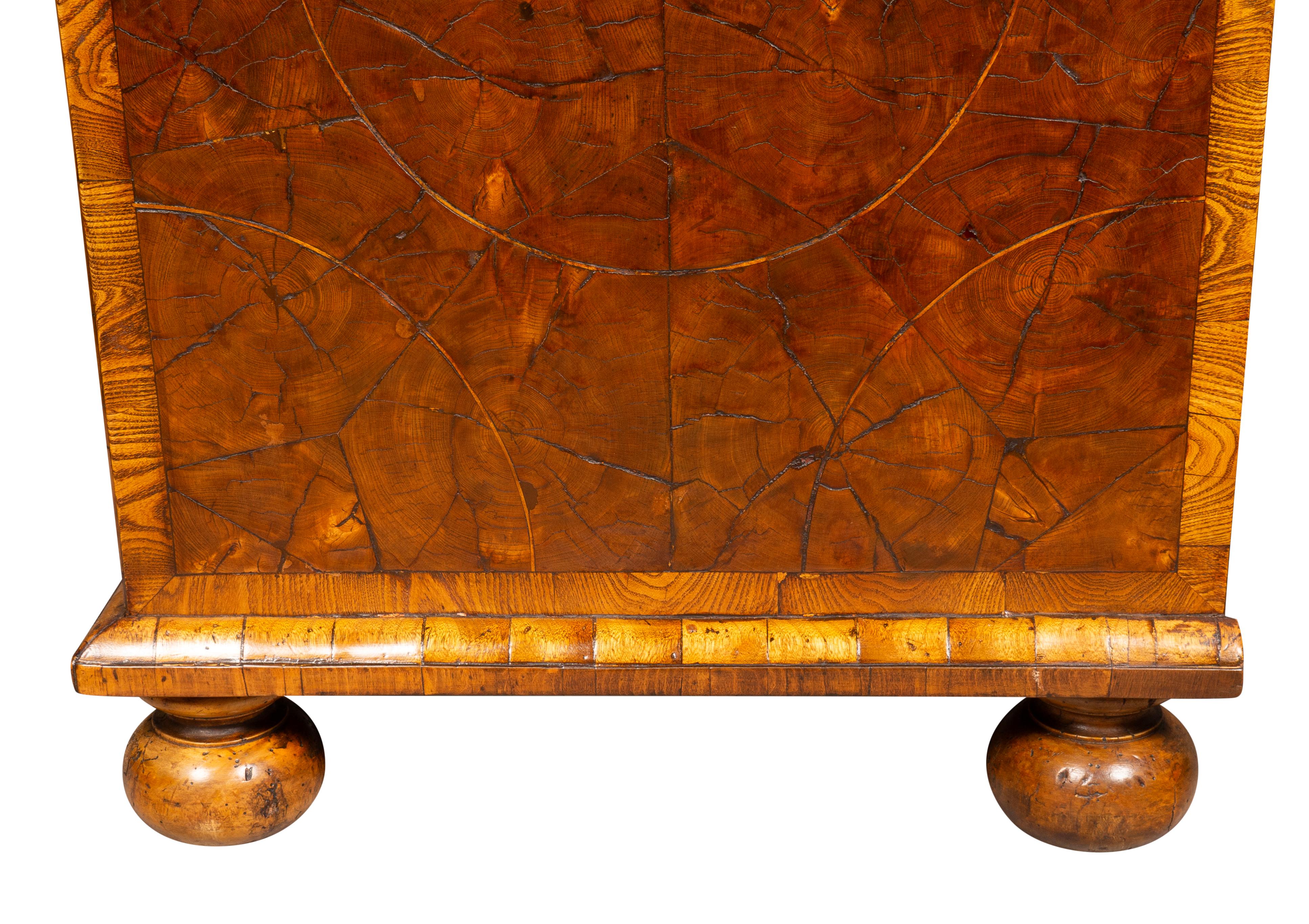 William And Mary Oyster Veneer Chest Of Drawers 10