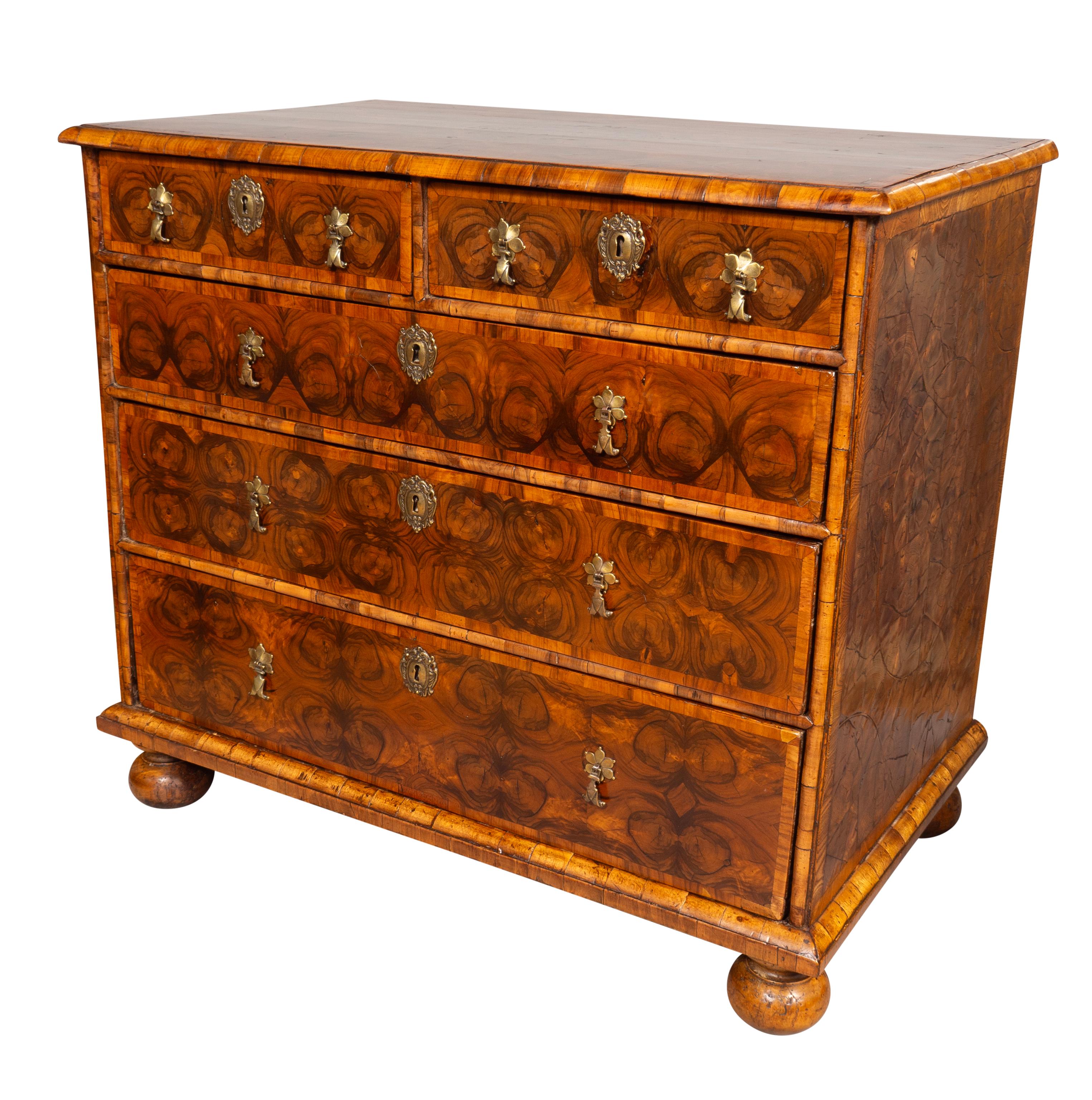 17th Century William And Mary Oyster Veneer Chest Of Drawers