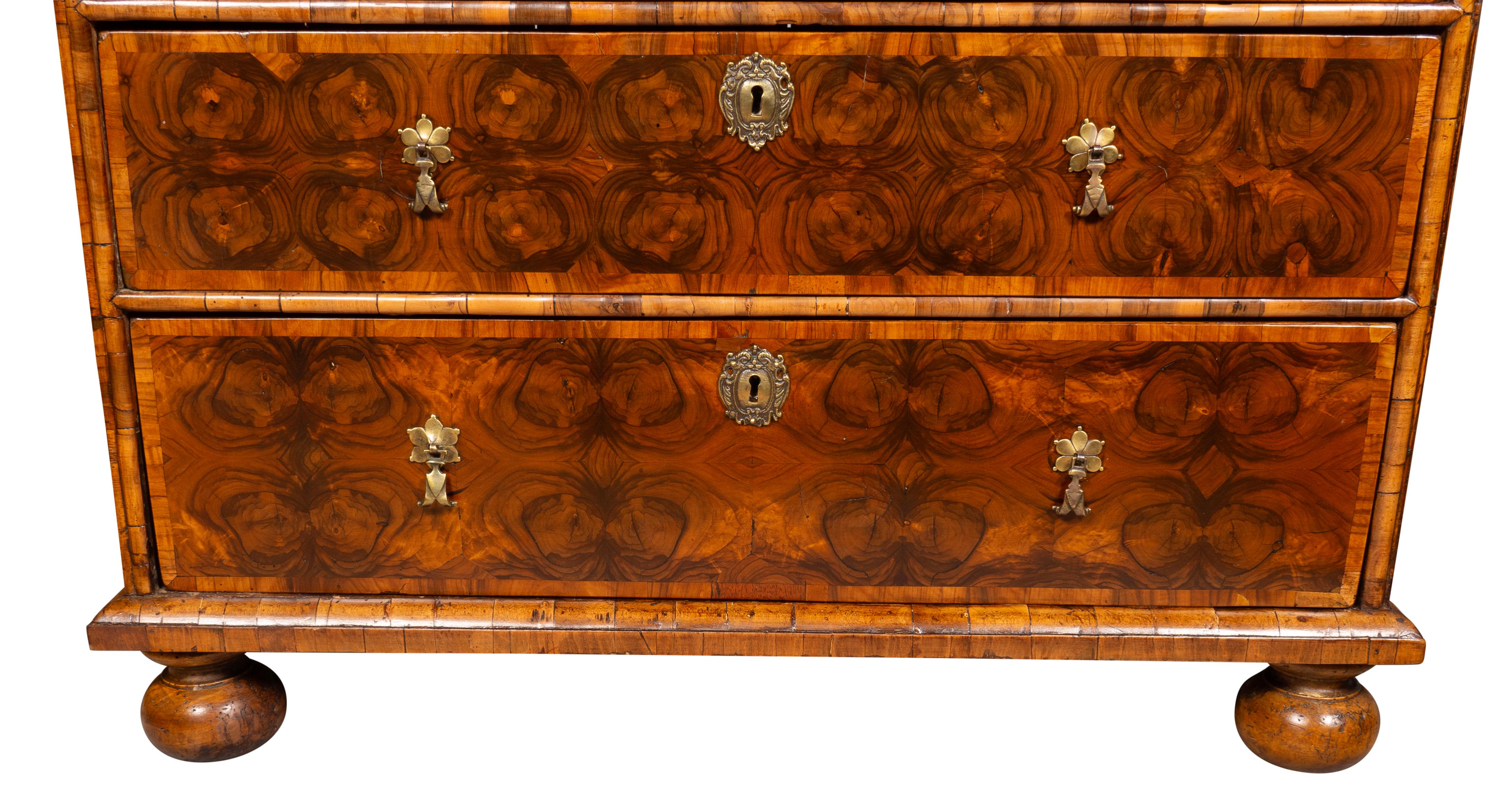 William And Mary Oyster Veneer Chest Of Drawers 2