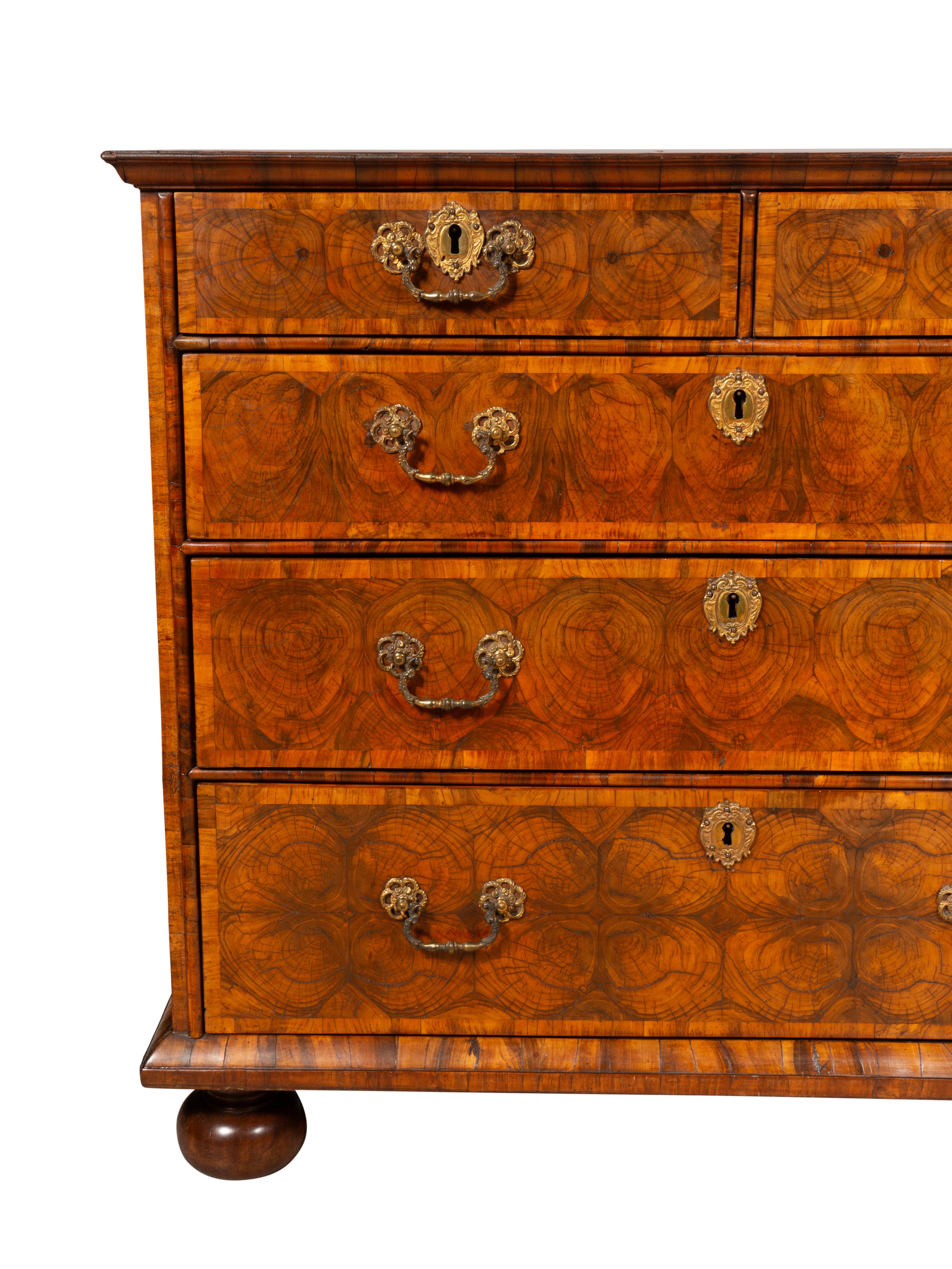 William and Mary Oyster Veneer Chest of Drawers 3