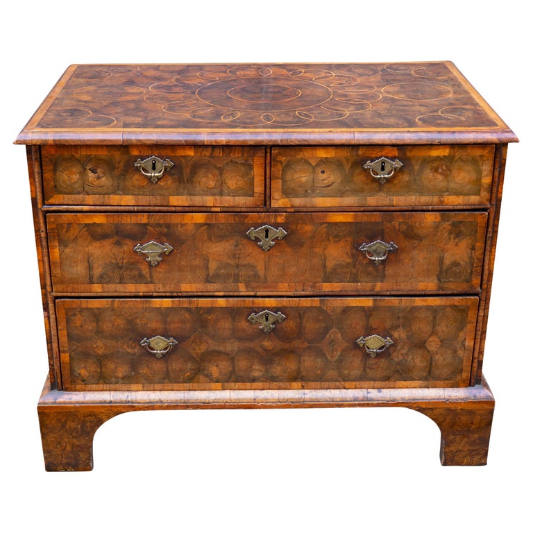 William and Mary Oyster Veneer Chest of Drawers For Sale at 1stDibs