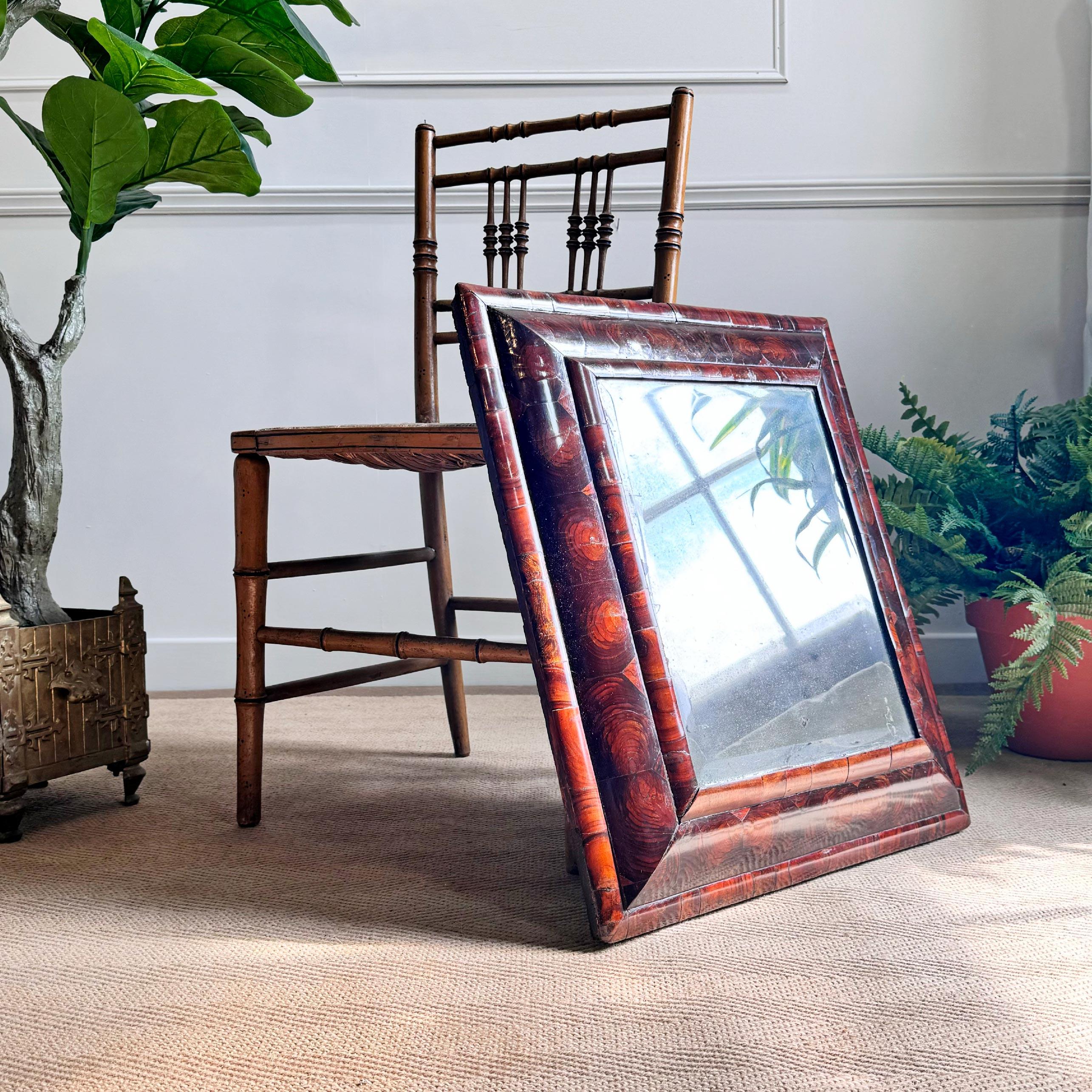 William & Mary Miroir à coussin en bois d'olivier plaqué d'huîtres en vente 2