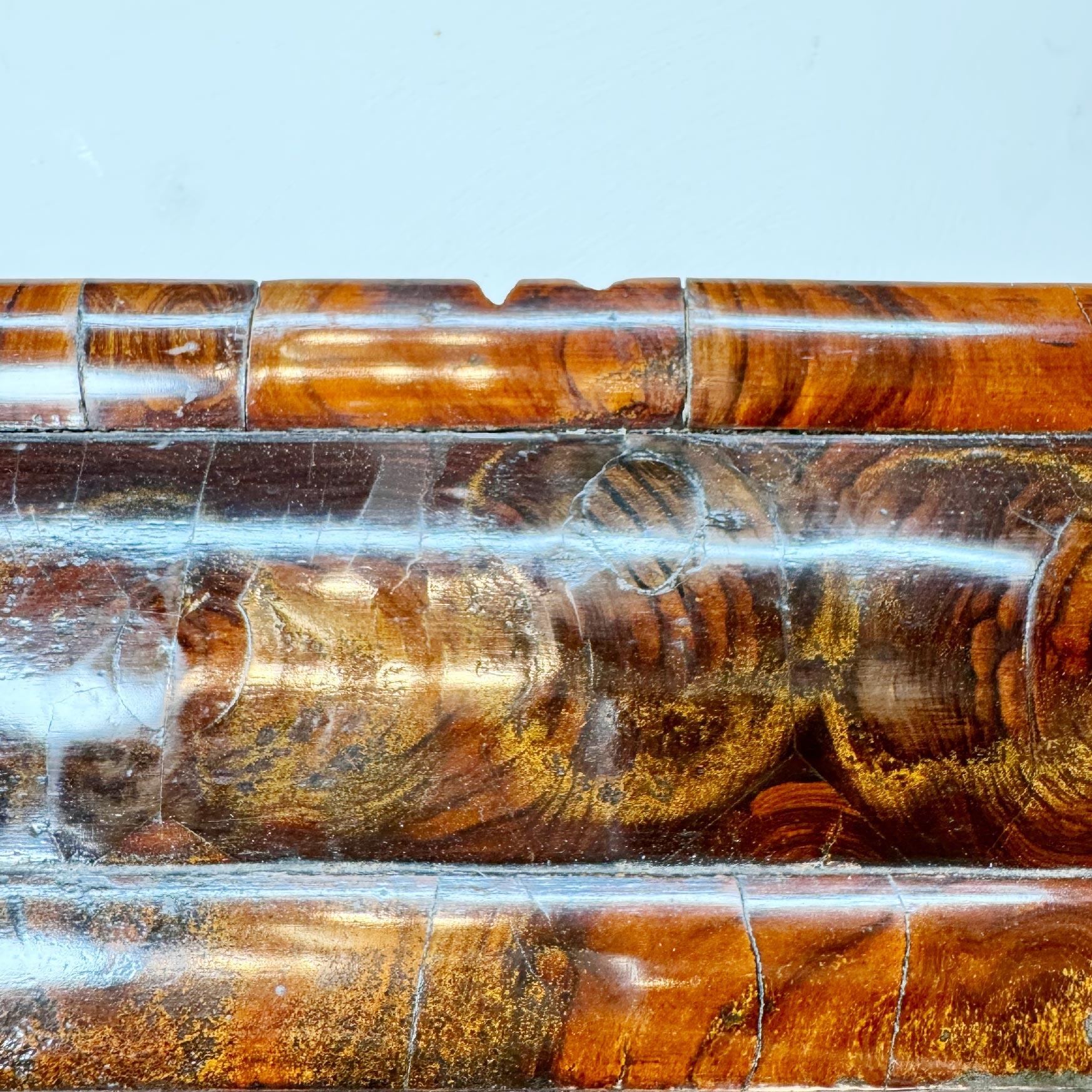 Fin du XVIIe siècle William & Mary Miroir à coussin en bois d'olivier plaqué d'huîtres en vente