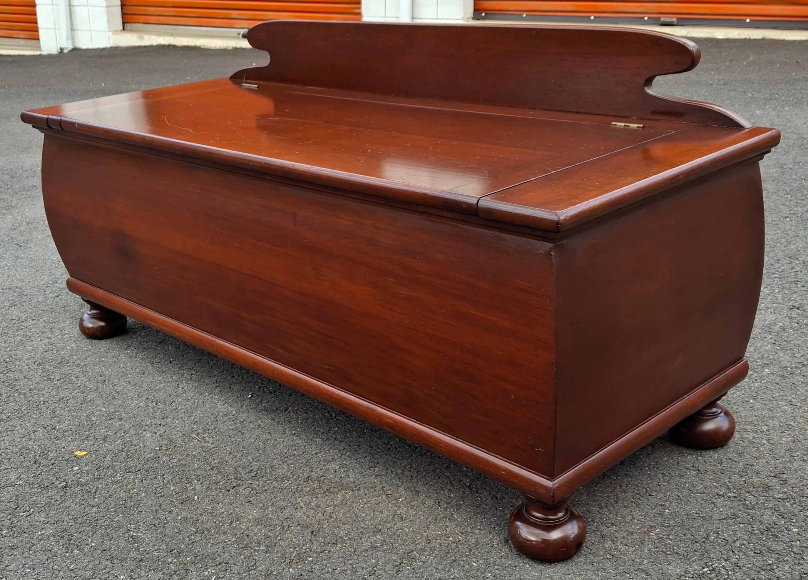 Cassapanca e panca per coperte in mogano in stile William & Mary In condizioni buone in vendita a Germantown, MD