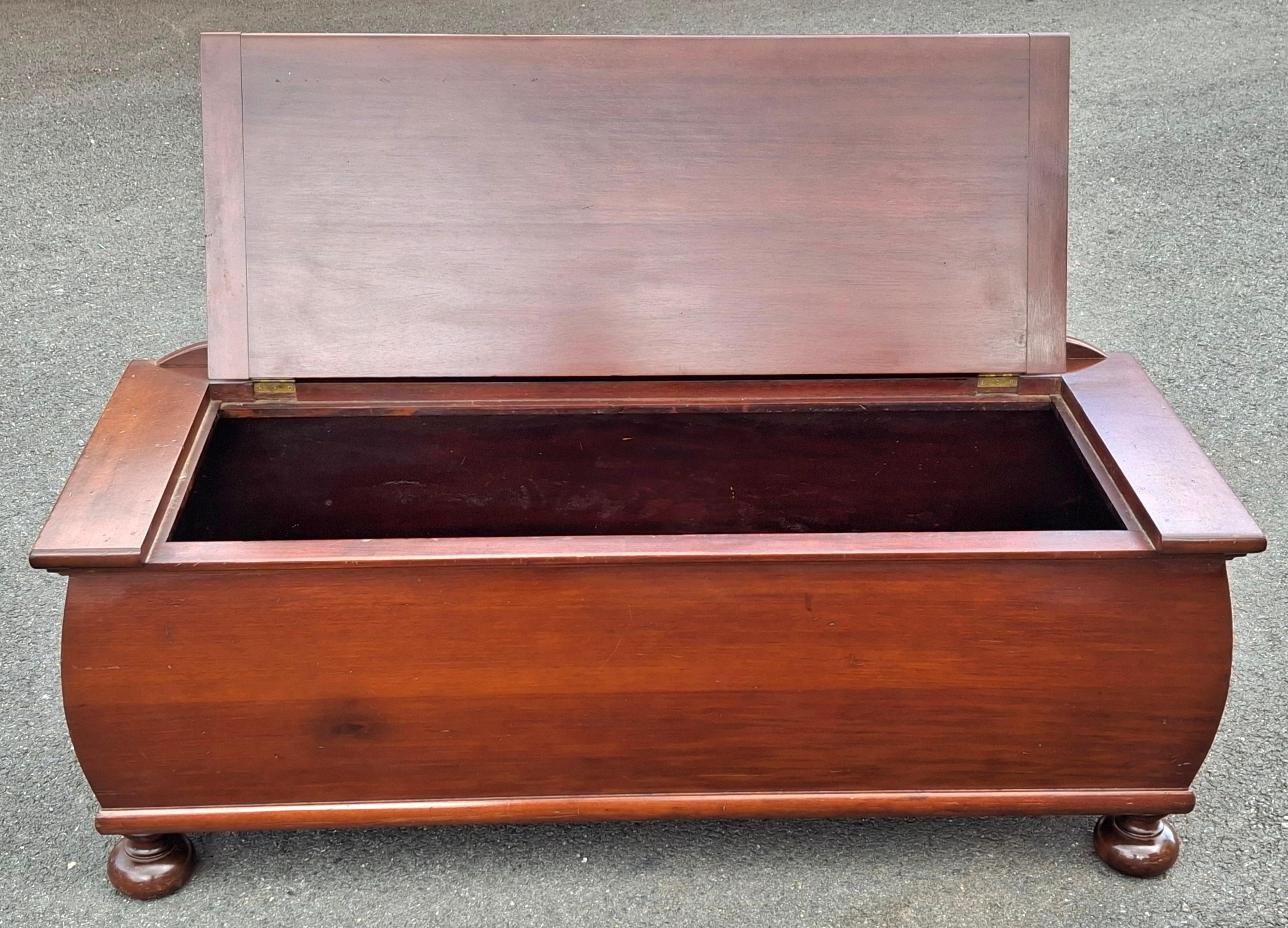 Cassapanca e panca per coperte in mogano in stile William & Mary in vendita 1