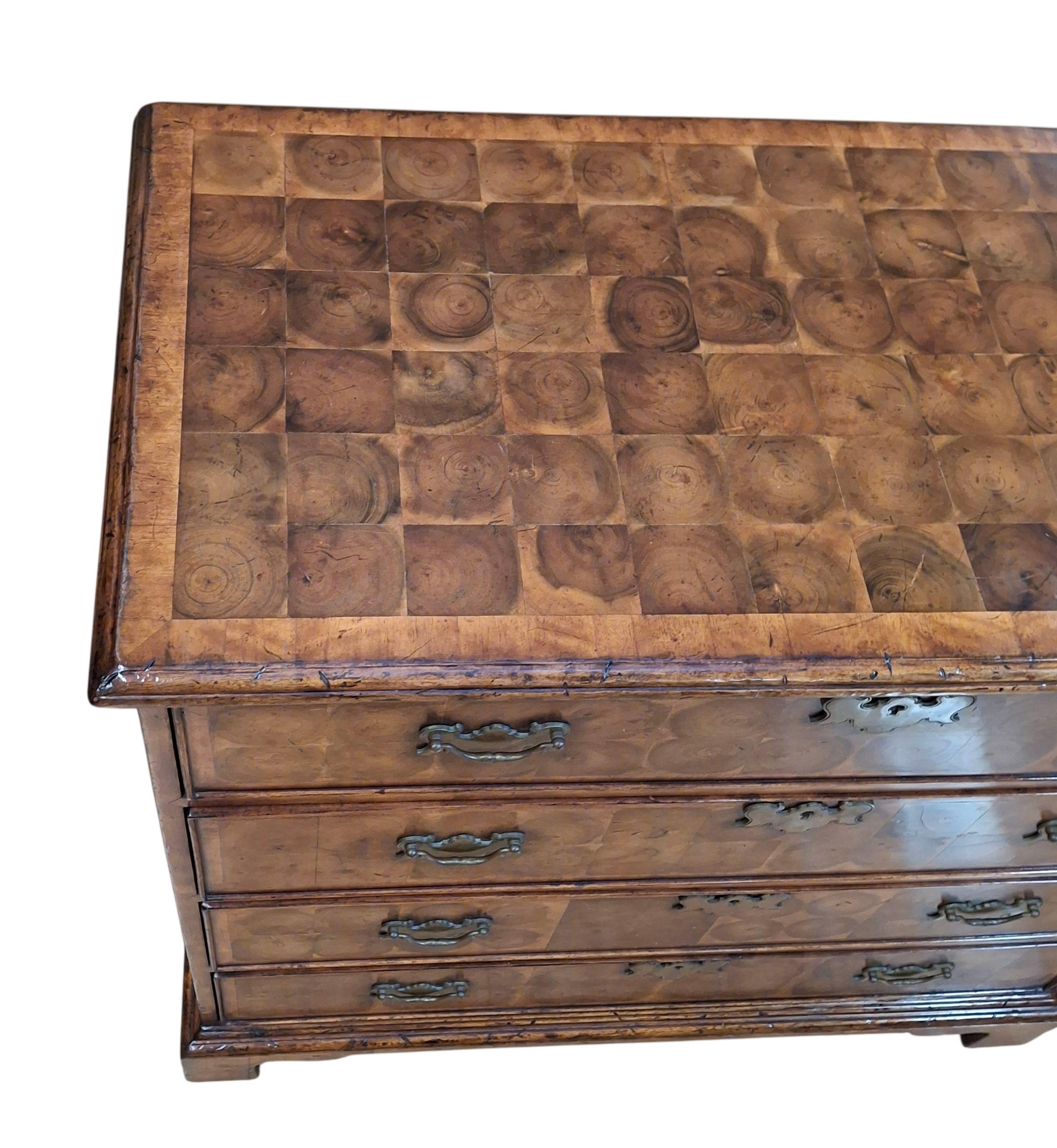 Cómoda de Chapa de Ostra Estilo William & Mary en Bueno estado para la venta en San Francisco, CA