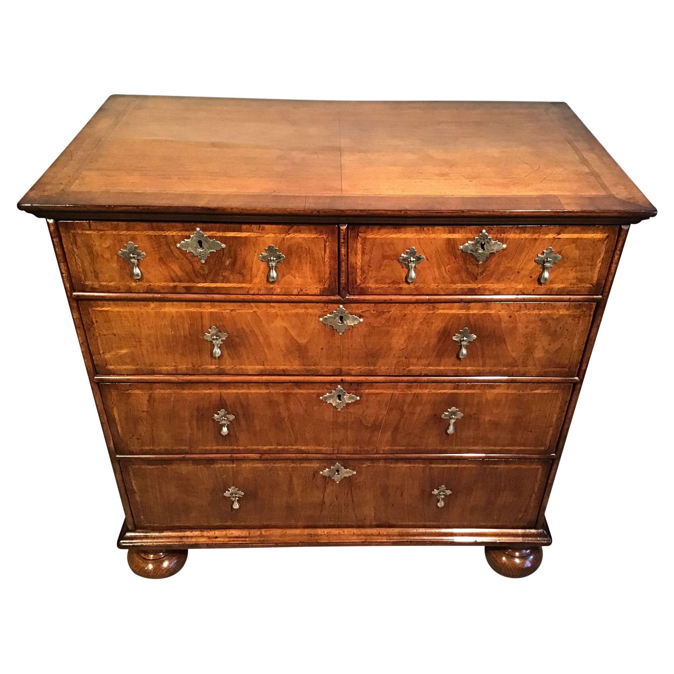 William and Mary Walnut Chest of Drawers on Bun Feet with Cross Banding Boxwood  For Sale