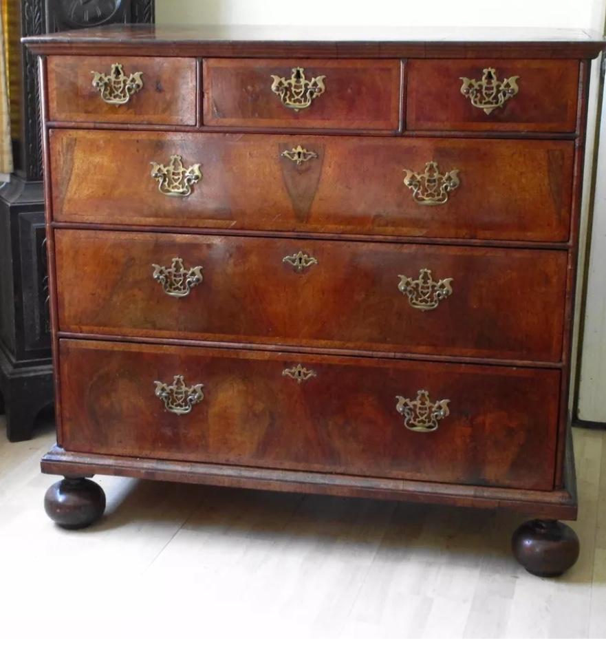 William and Mary Walnut on Oak Chest of Drawers In Good Condition For Sale In Keyston, GB