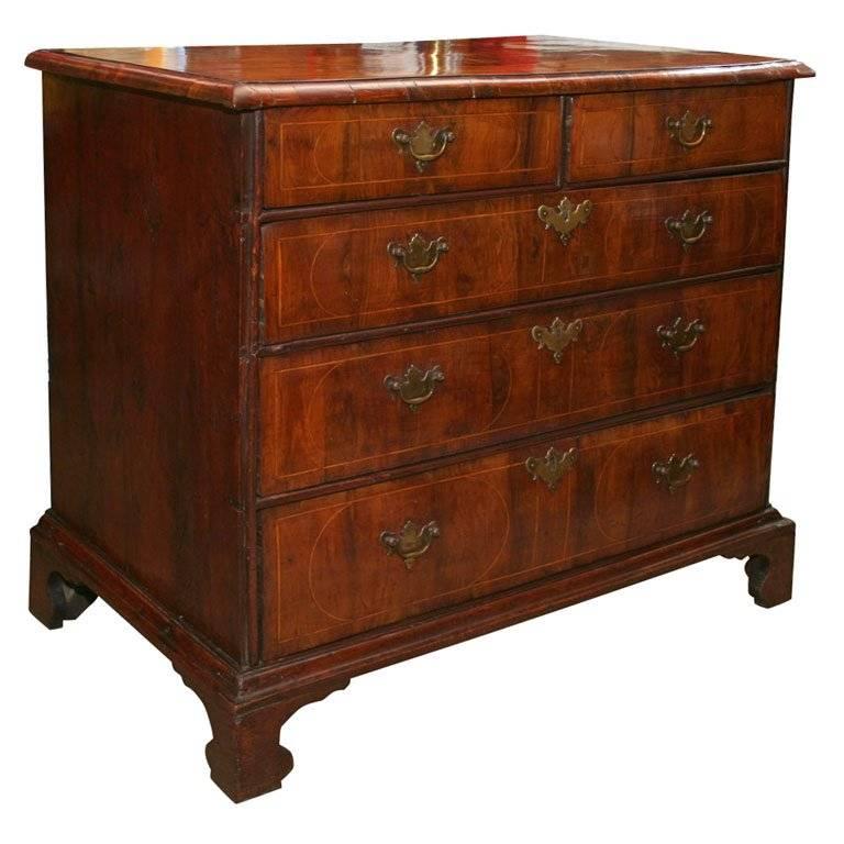 William and Mary Yew Wood Veneered Chest of Drawers For Sale at 1stDibs