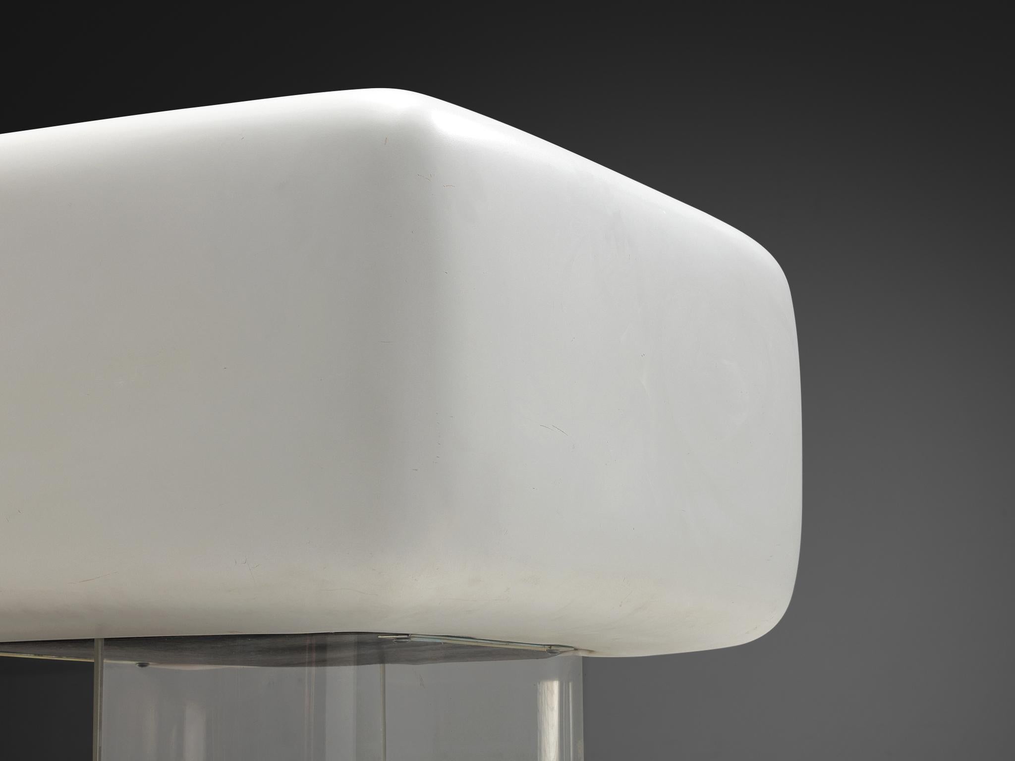 William Andrus für Steelcase, Couchtisch aus Glasfaser und Plexiglasspiegel (Spiegel) im Angebot